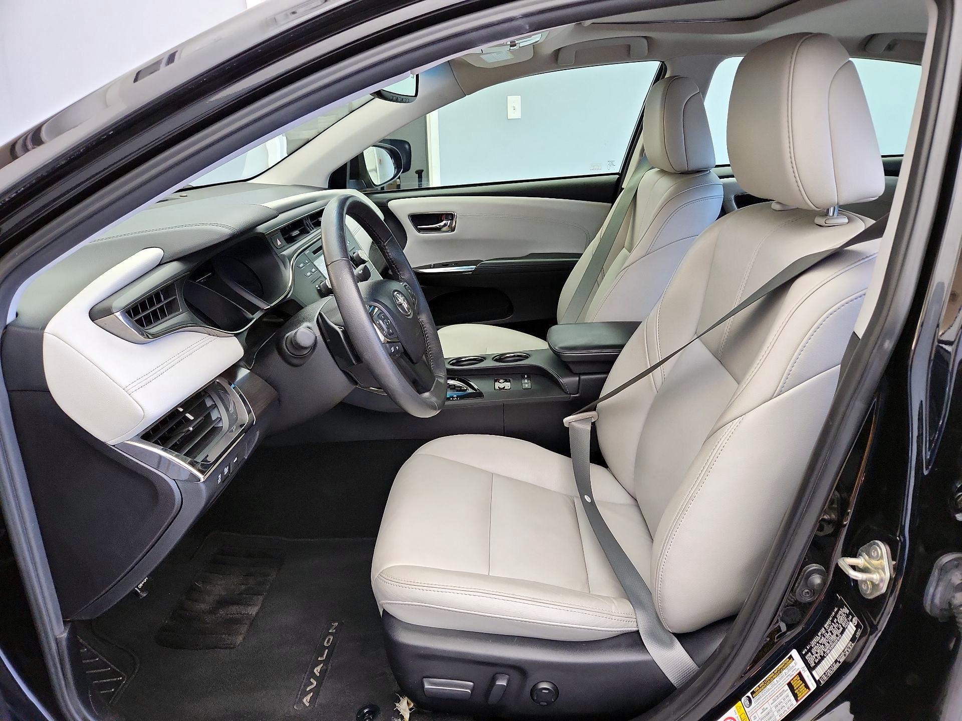 Thumbnail: 2017 Toyota Avalon - 11