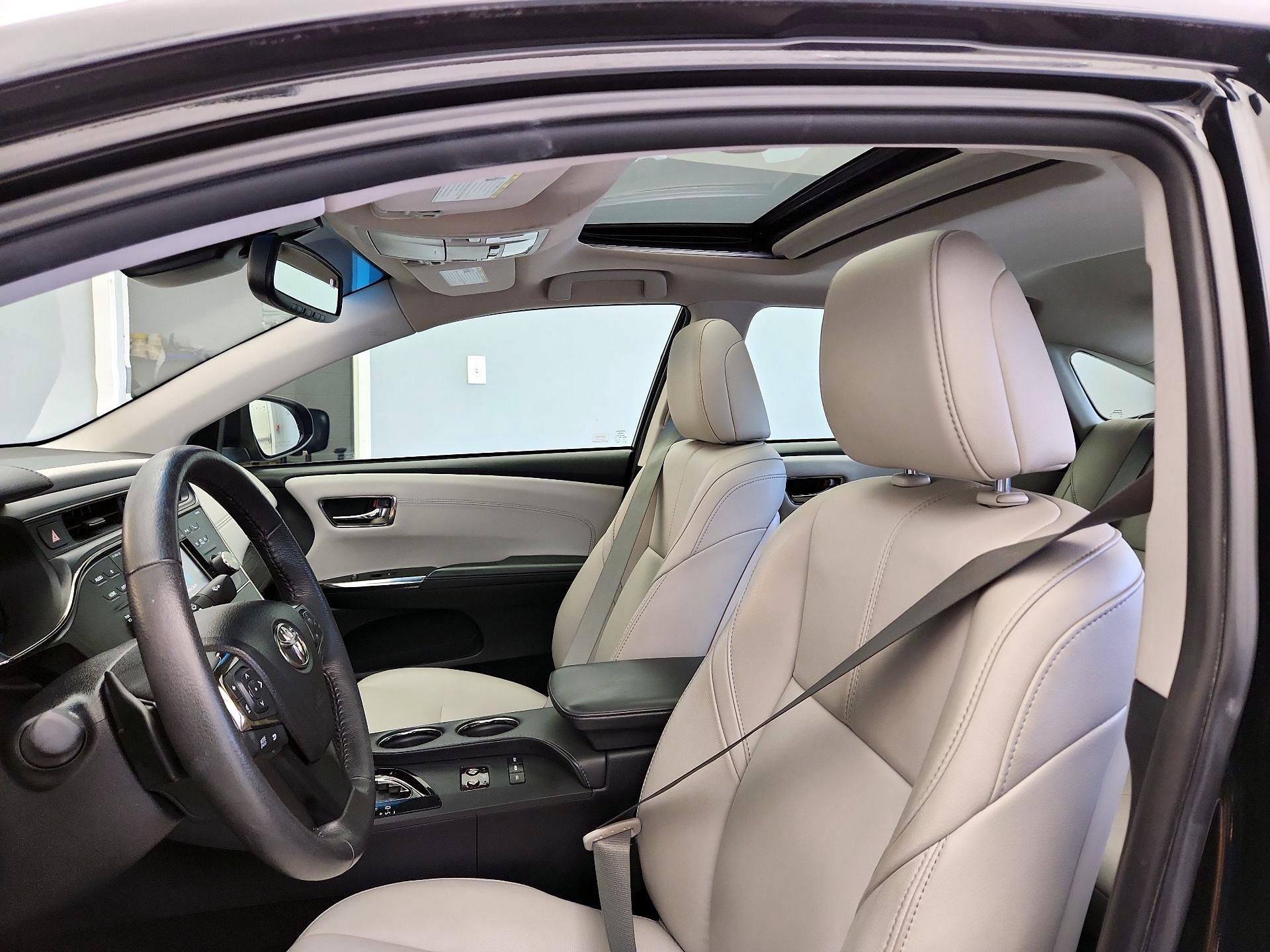 Thumbnail: 2017 Toyota Avalon - 19