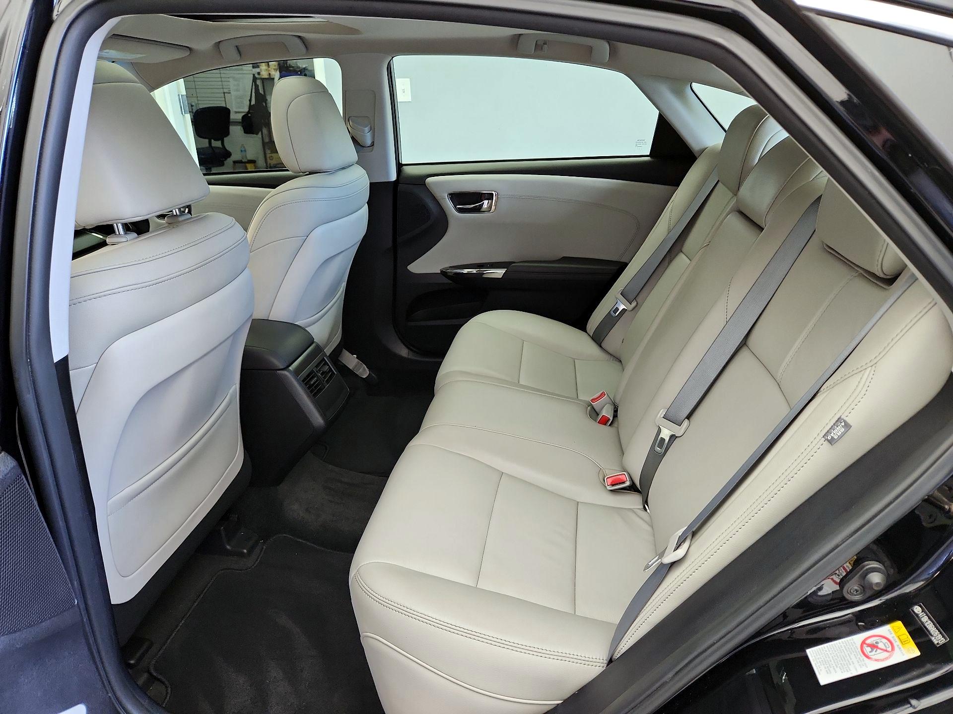 Thumbnail: 2017 Toyota Avalon - 20