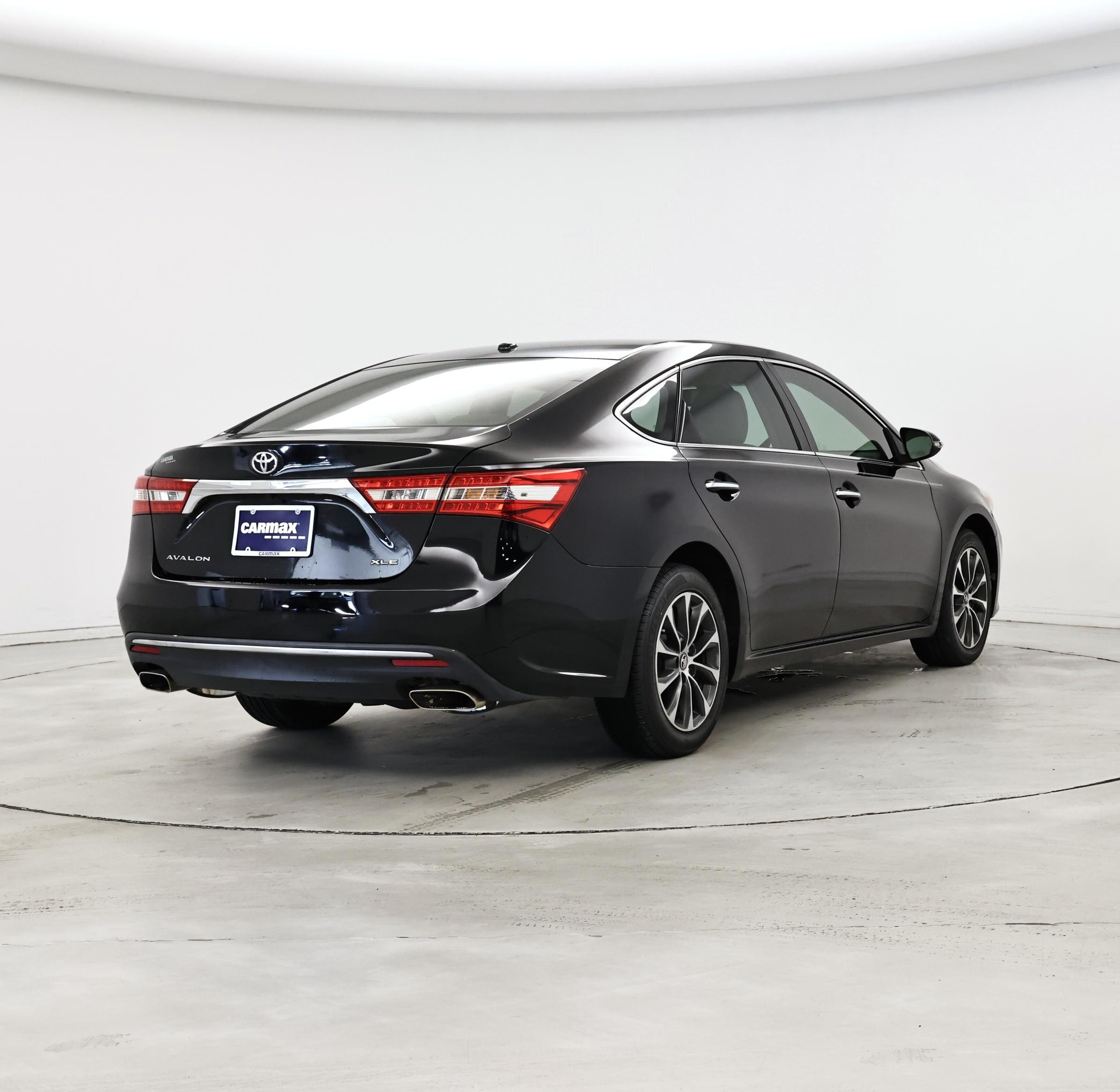 Thumbnail: 2017 Toyota Avalon - 8