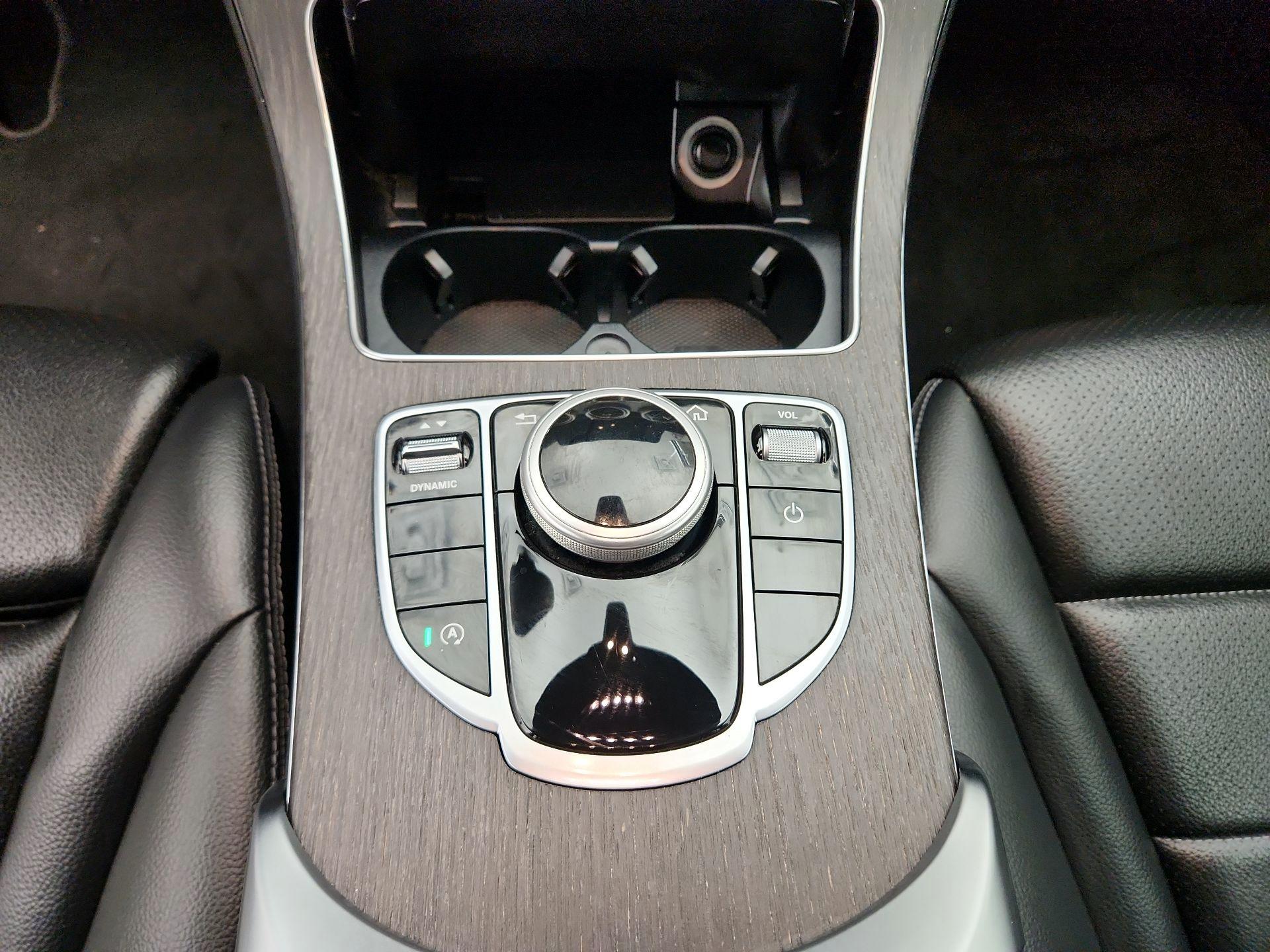 Thumbnail: 2020 Mercedes-Benz C-Class - 17