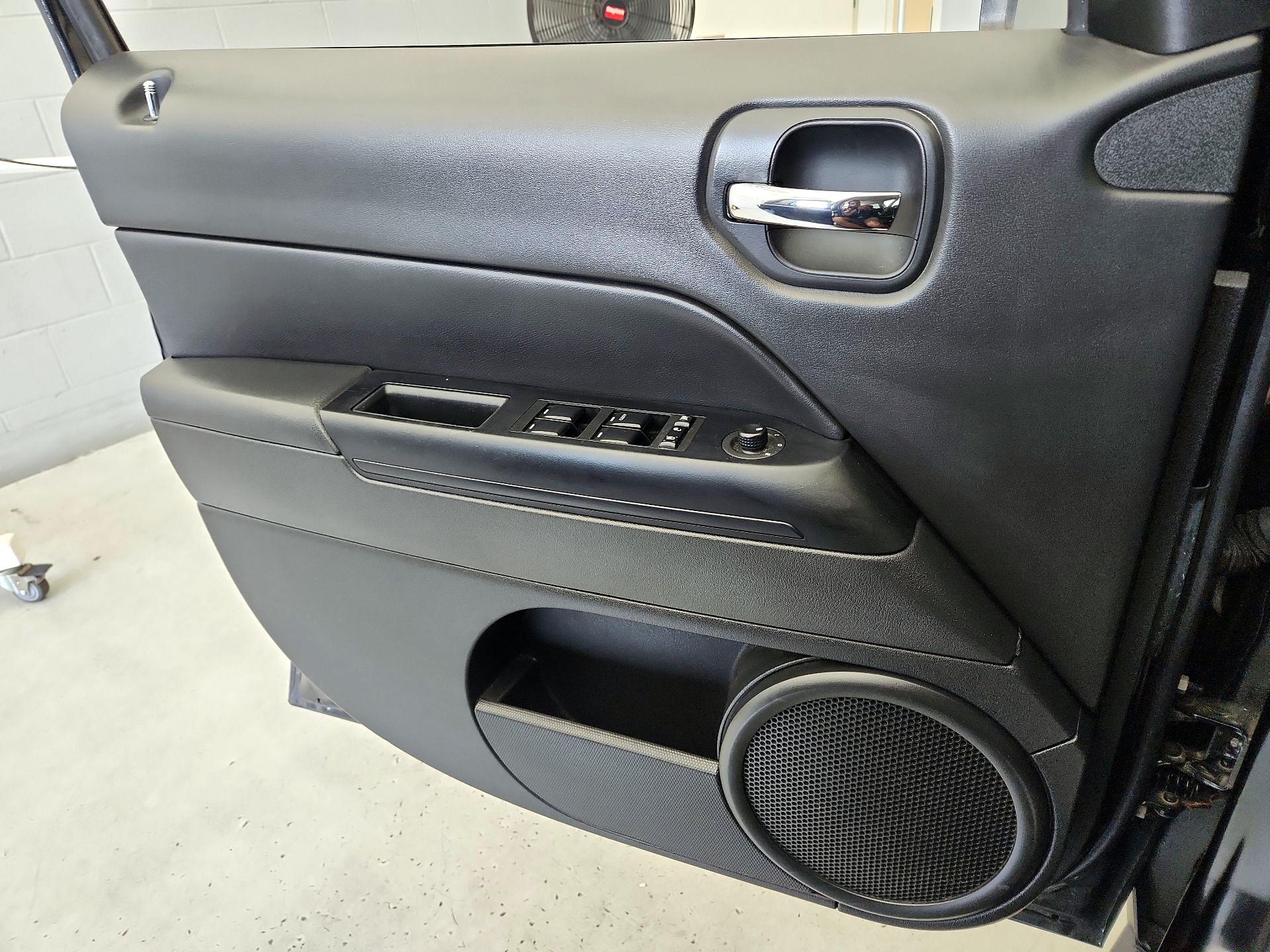Thumbnail: 2016 Jeep Patriot - 12