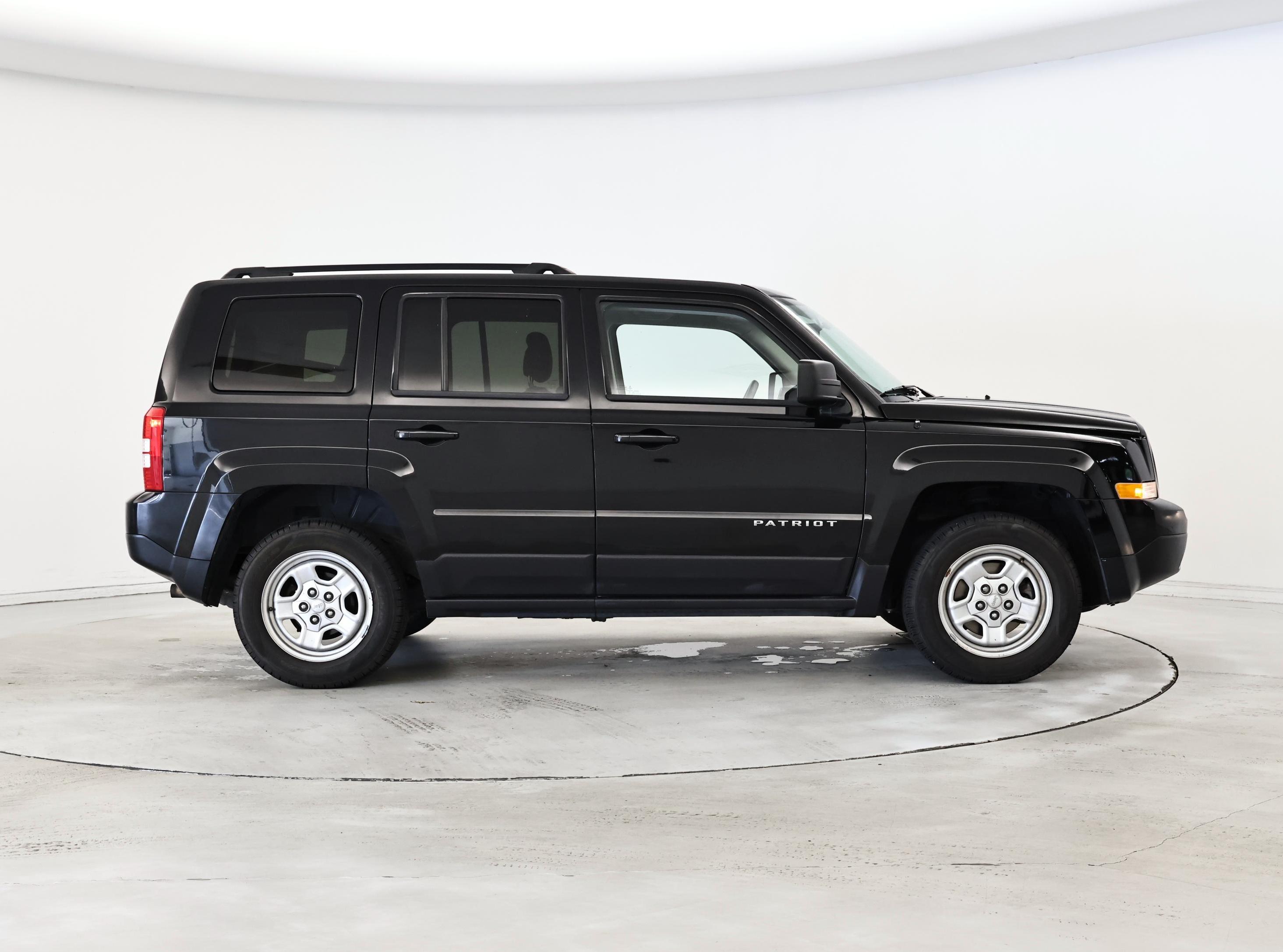 Thumbnail: 2016 Jeep Patriot - 7