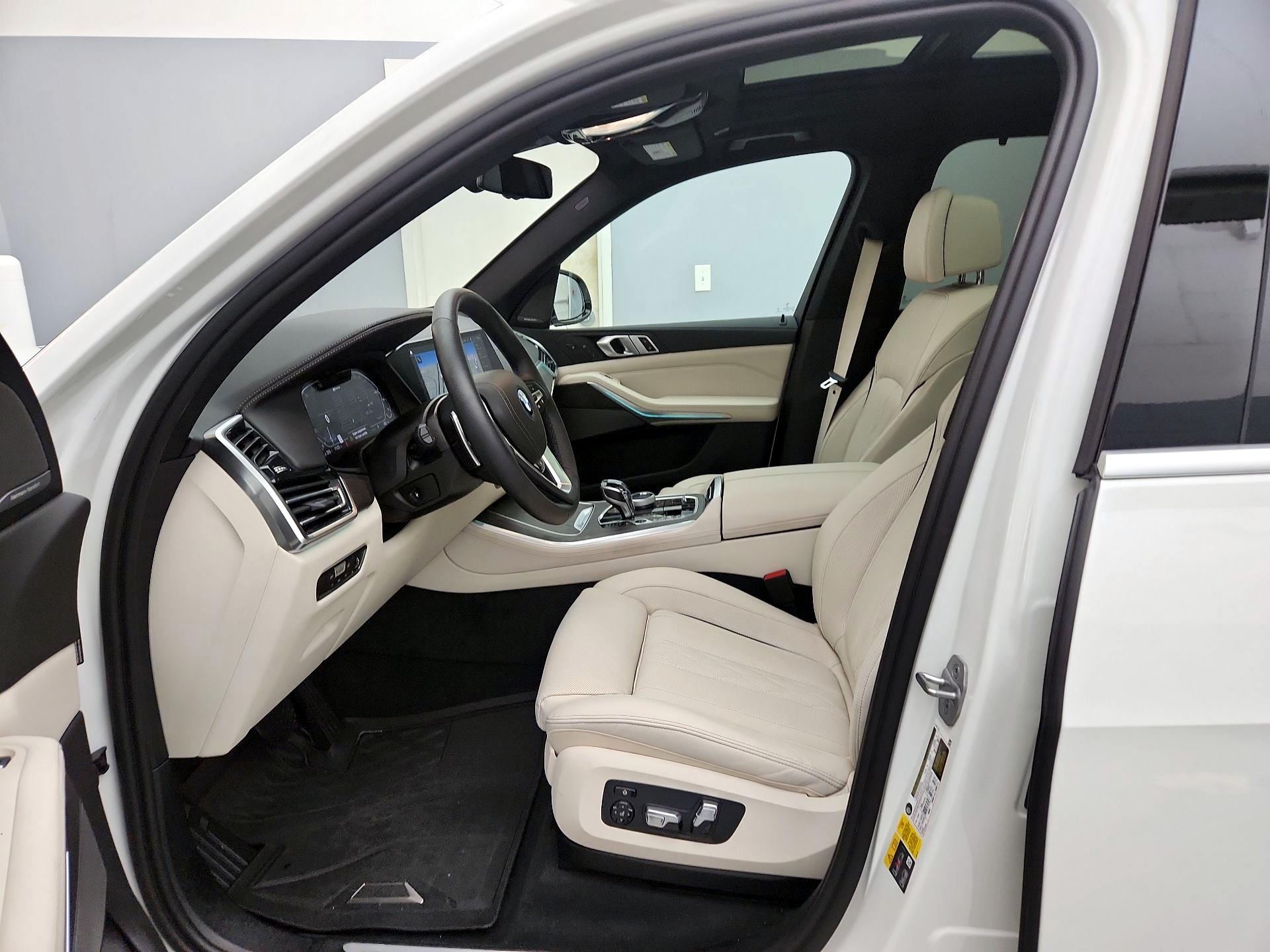 Thumbnail: 2023 BMW X5 - 11
