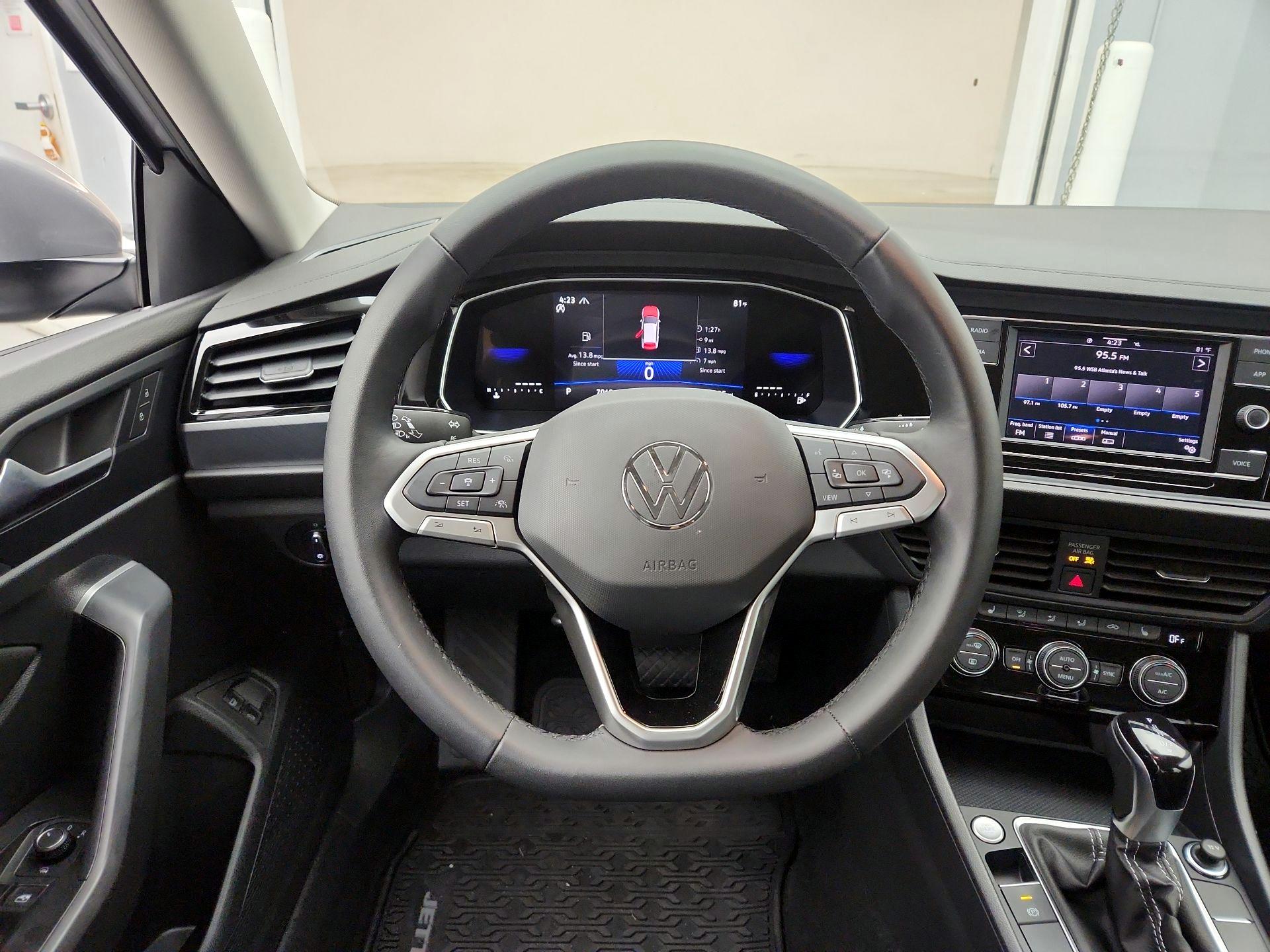 Thumbnail: 2024 Volkswagen Jetta - 10