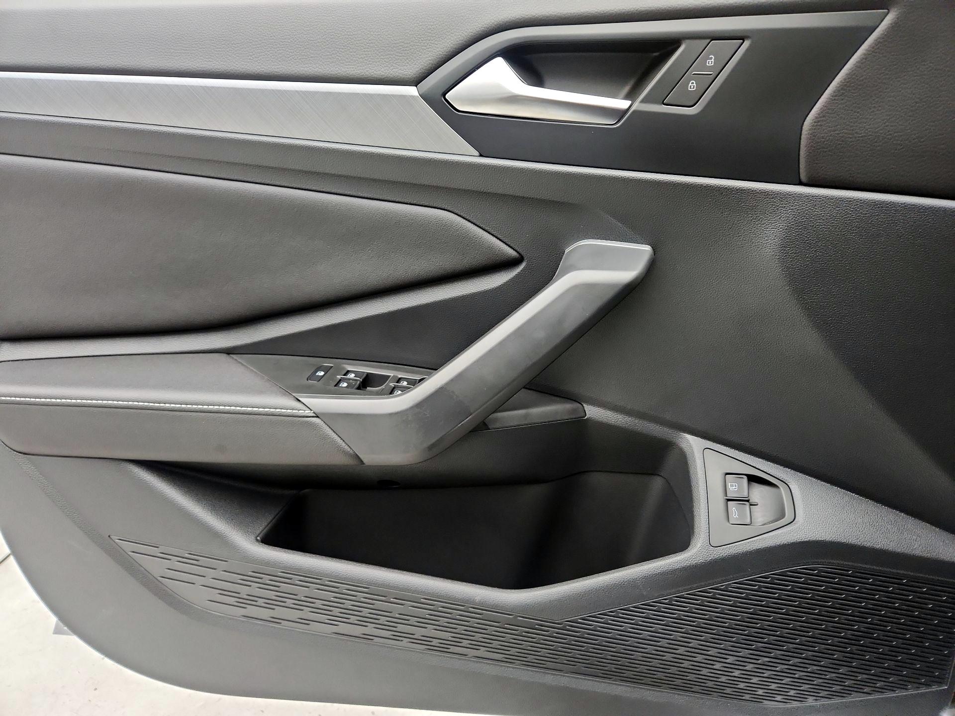 Thumbnail: 2024 Volkswagen Jetta - 12