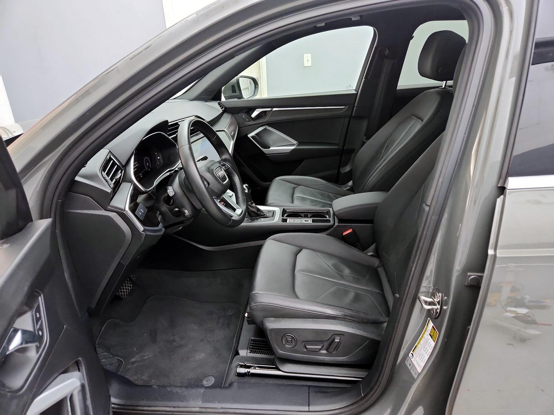Thumbnail: 2019 Audi Q3 - 11