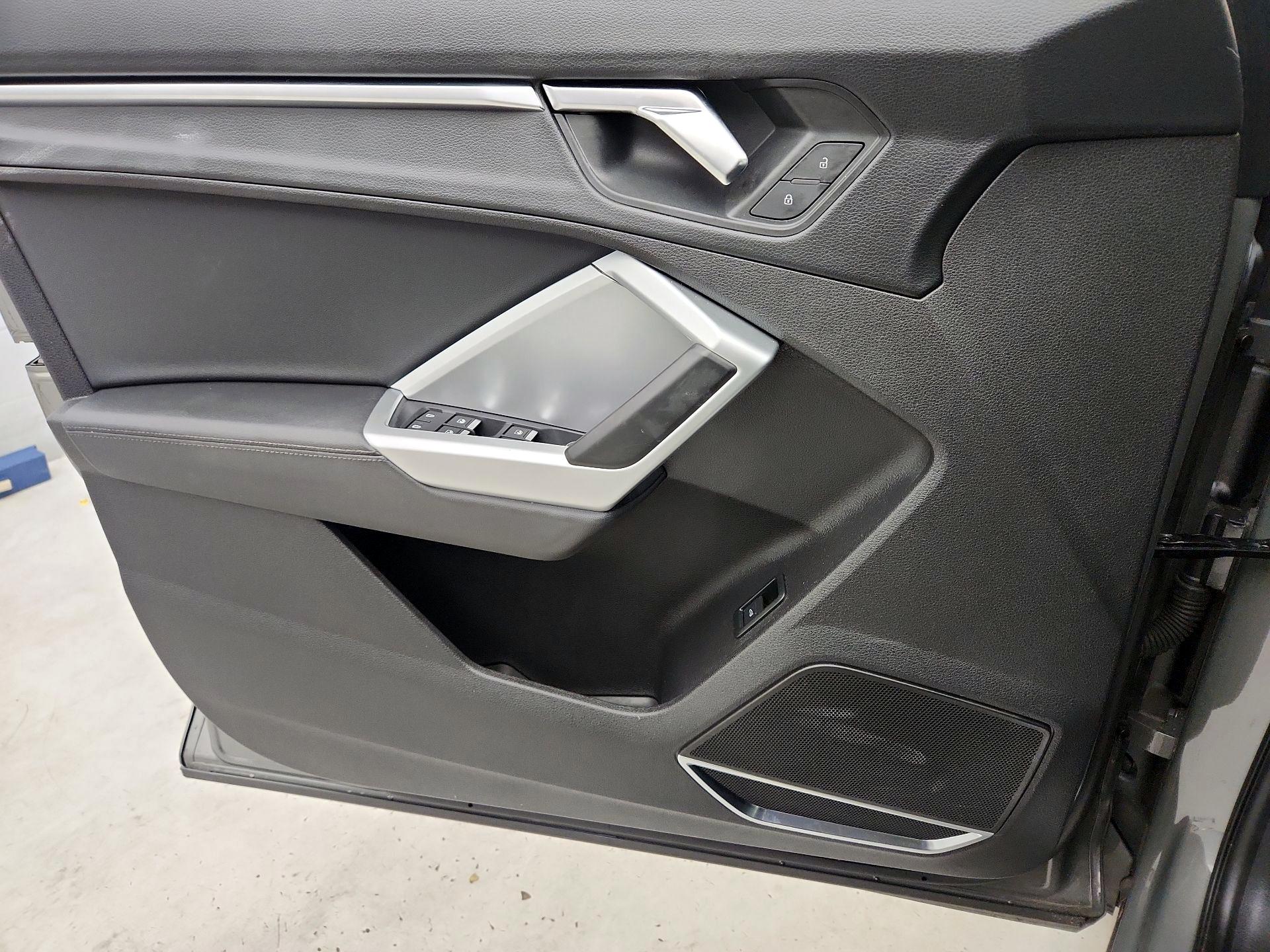 Thumbnail: 2019 Audi Q3 - 12