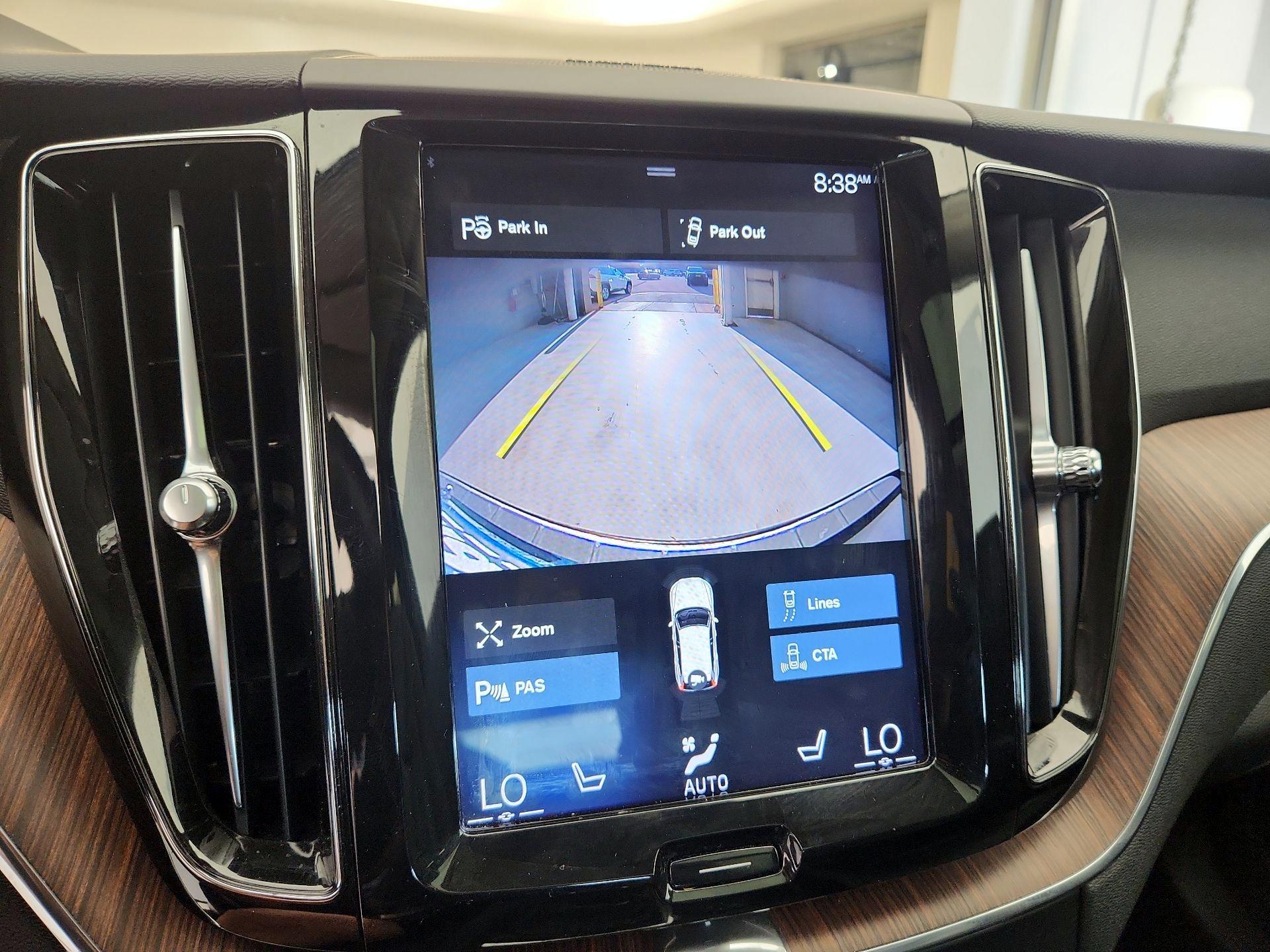 Thumbnail: 2019 Volvo XC60 - 14