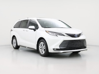 White 2024 Toyota Sienna Hybrid Limited