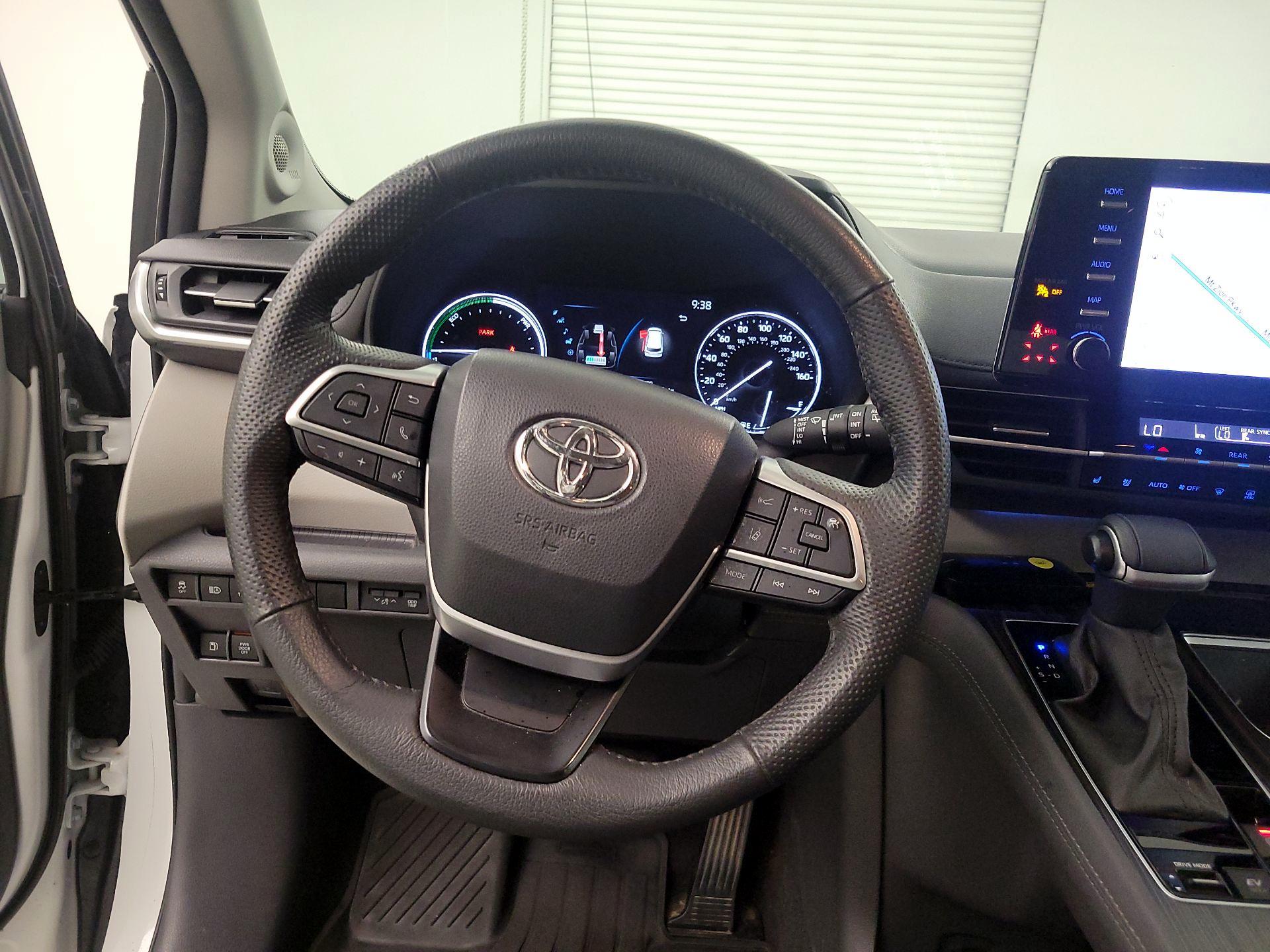 Thumbnail: 2024 Toyota Sienna - 10