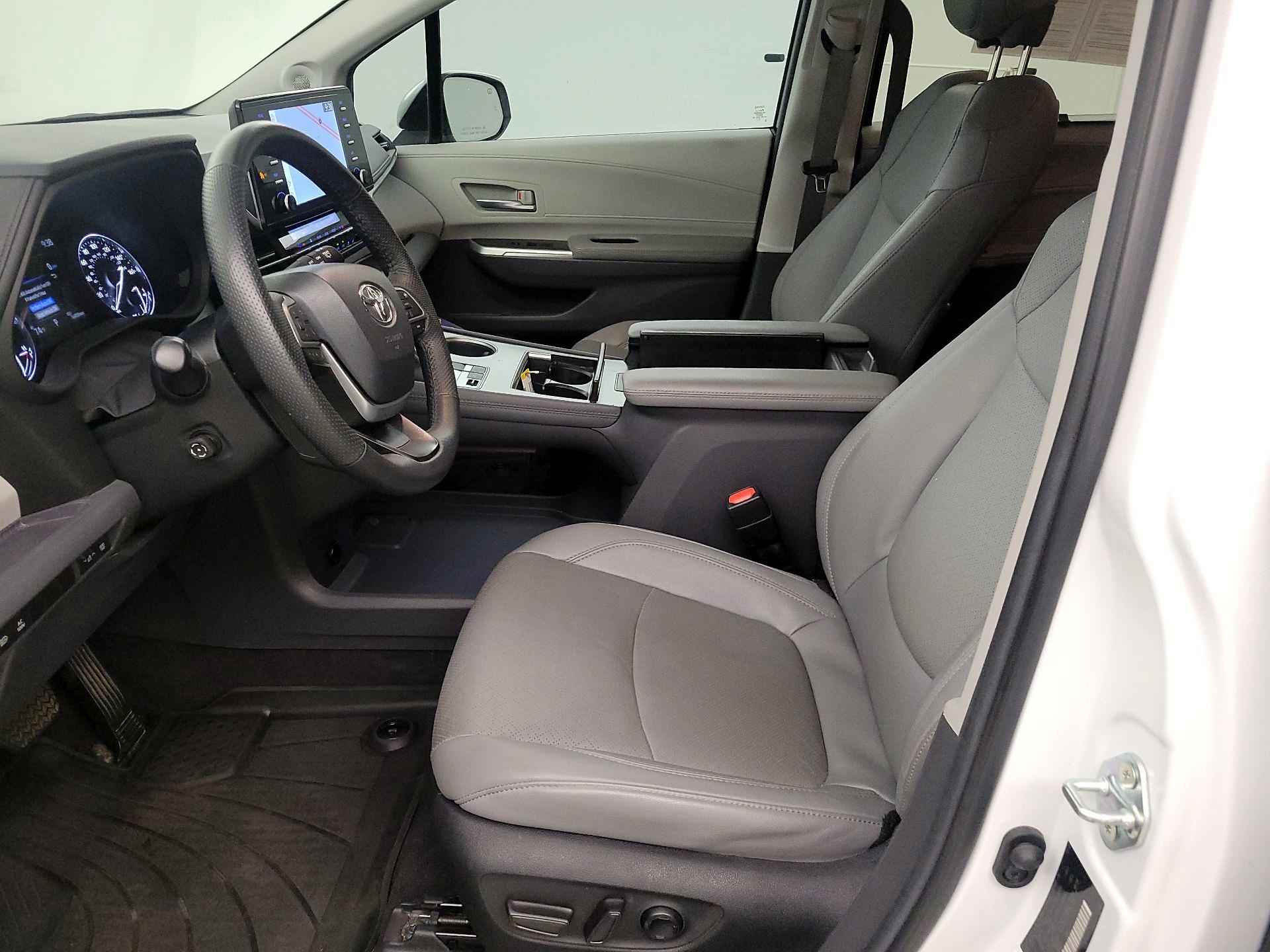 Thumbnail: 2024 Toyota Sienna - 11