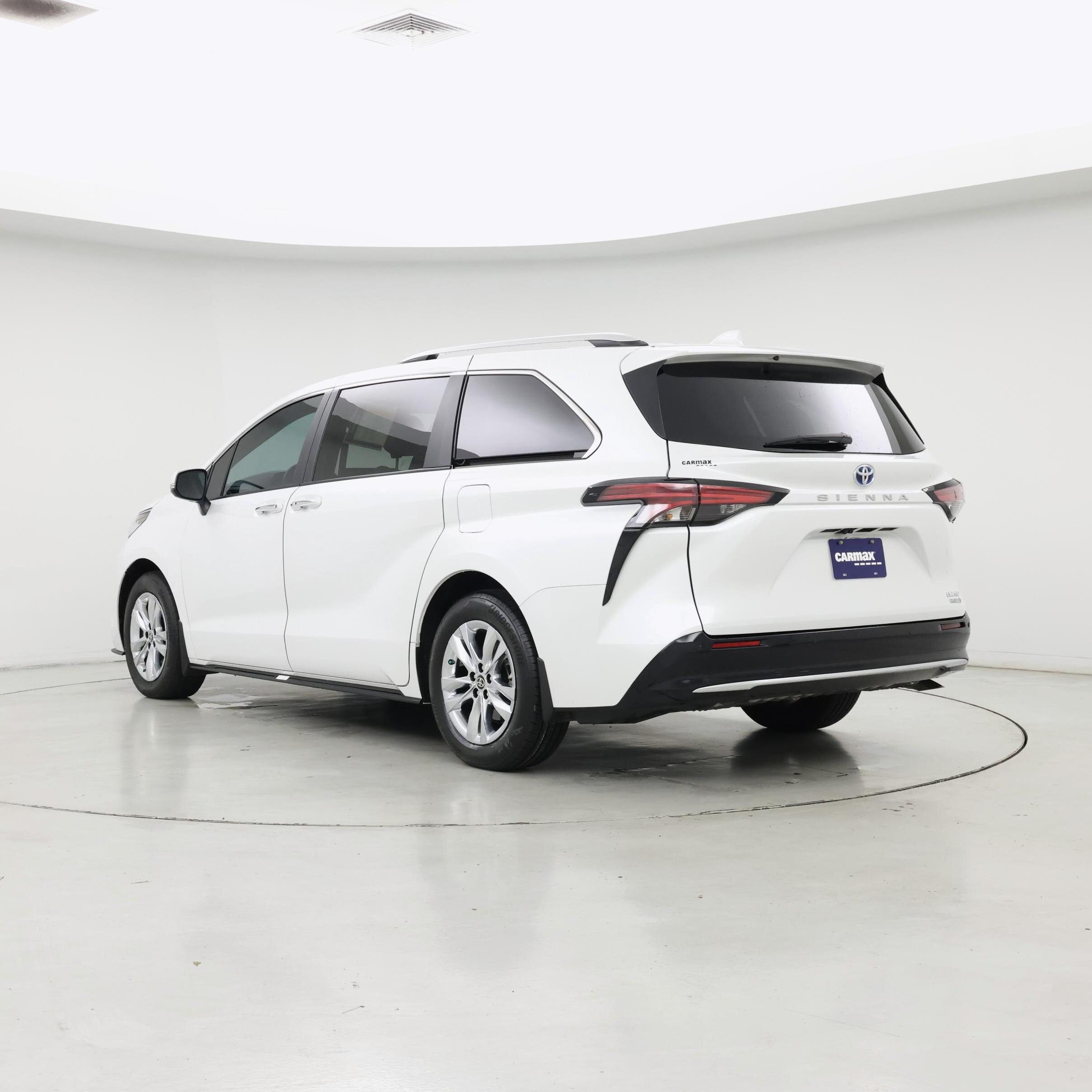 Thumbnail: 2024 Toyota Sienna - 2