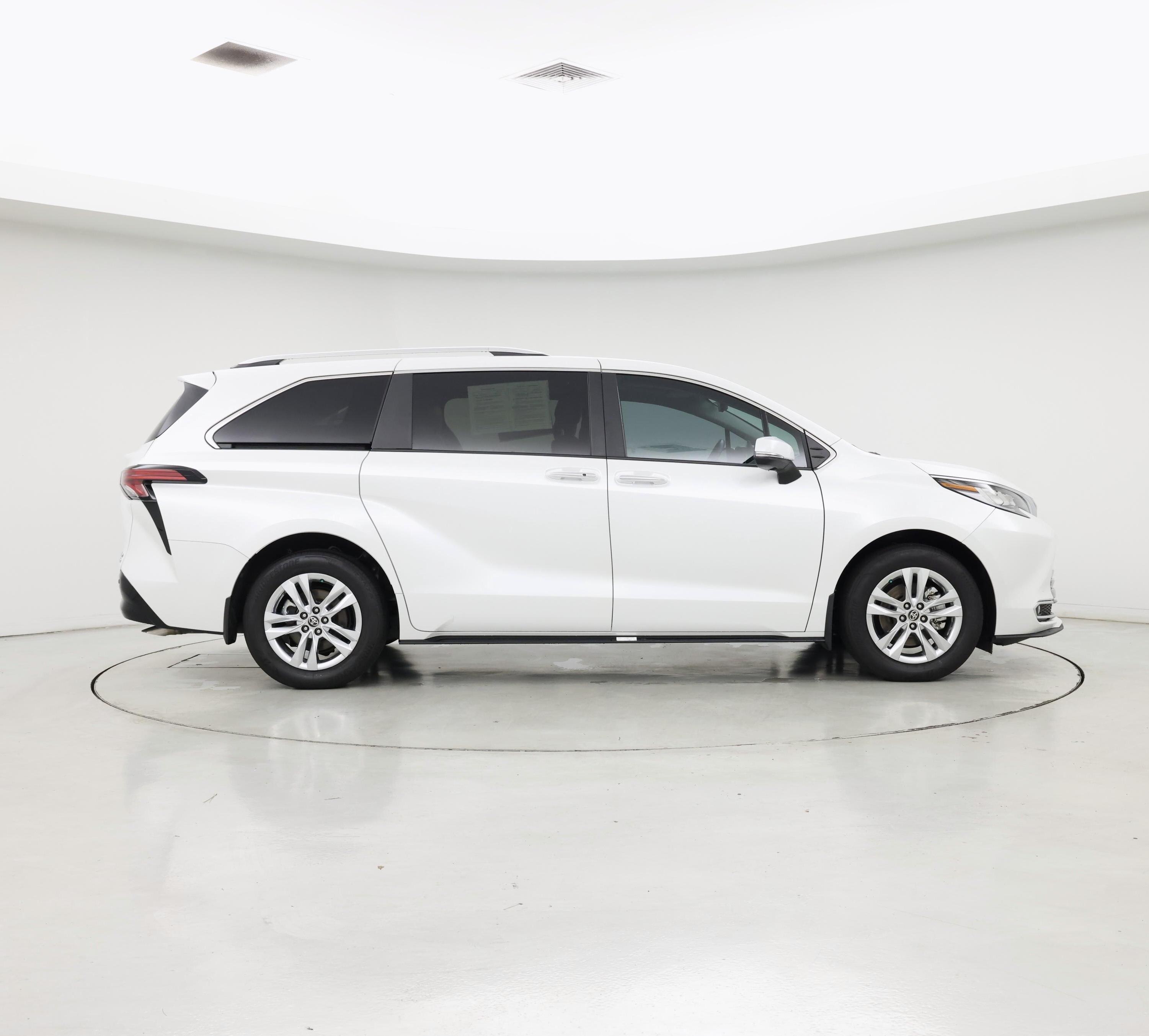 Thumbnail: 2024 Toyota Sienna - 7
