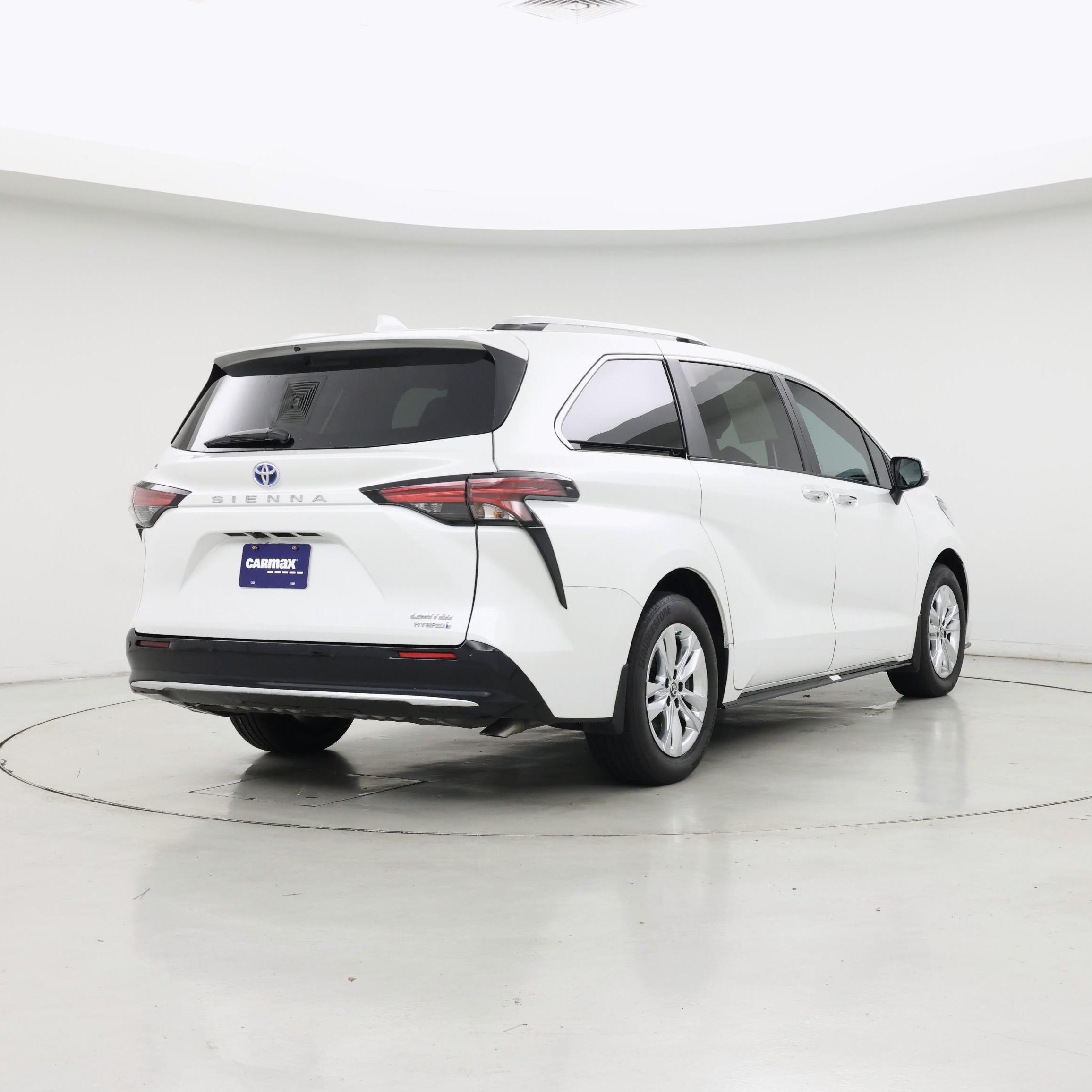 Thumbnail: 2024 Toyota Sienna - 8