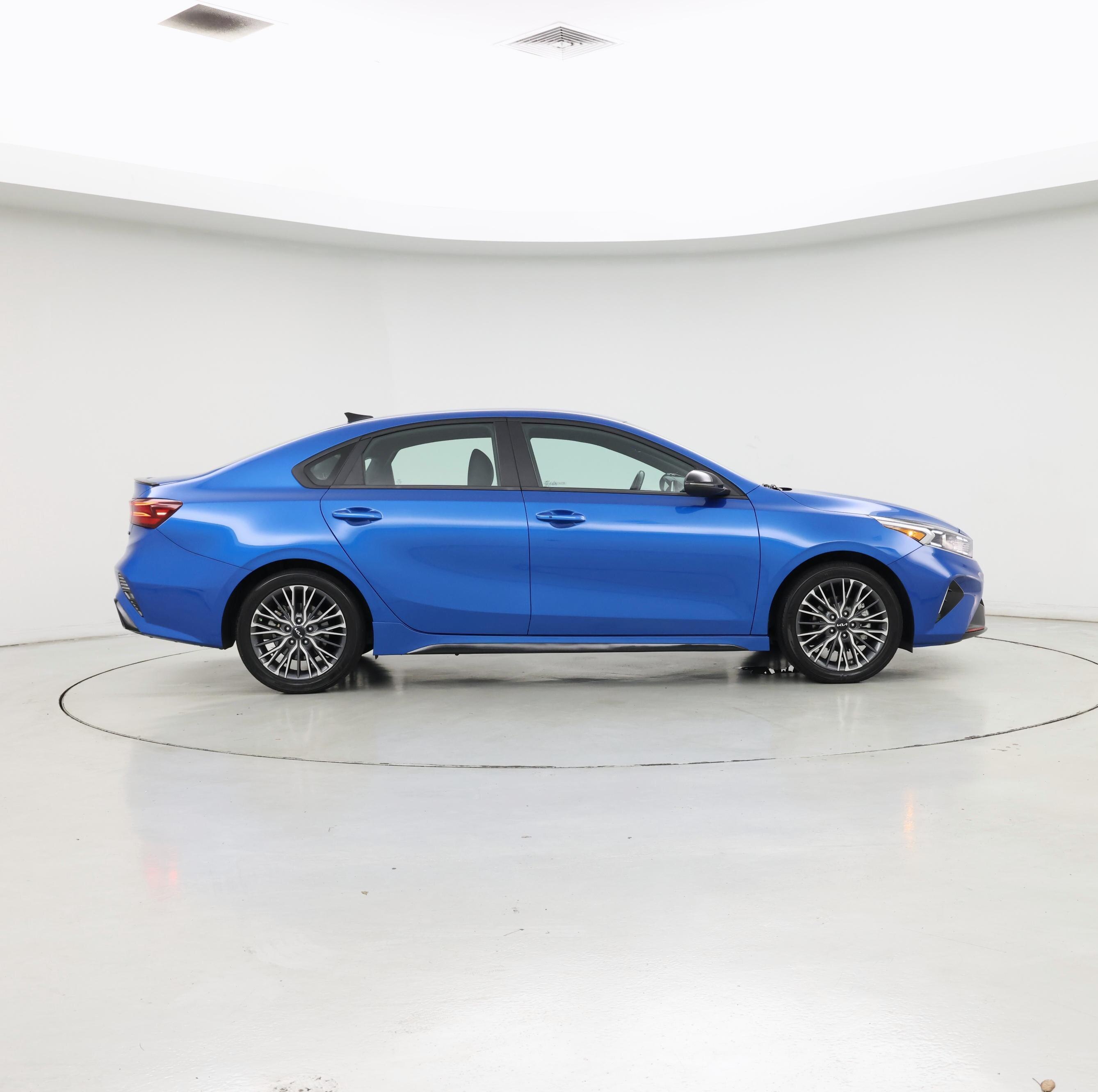 Thumbnail: 2024 Kia Forte - 7