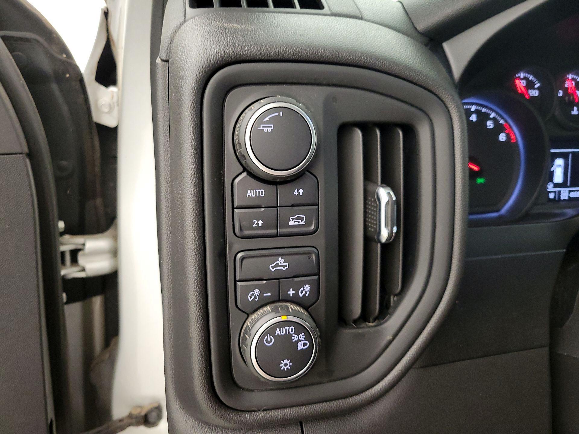 Thumbnail: 2021 Chevrolet Silverado 1500 - 13