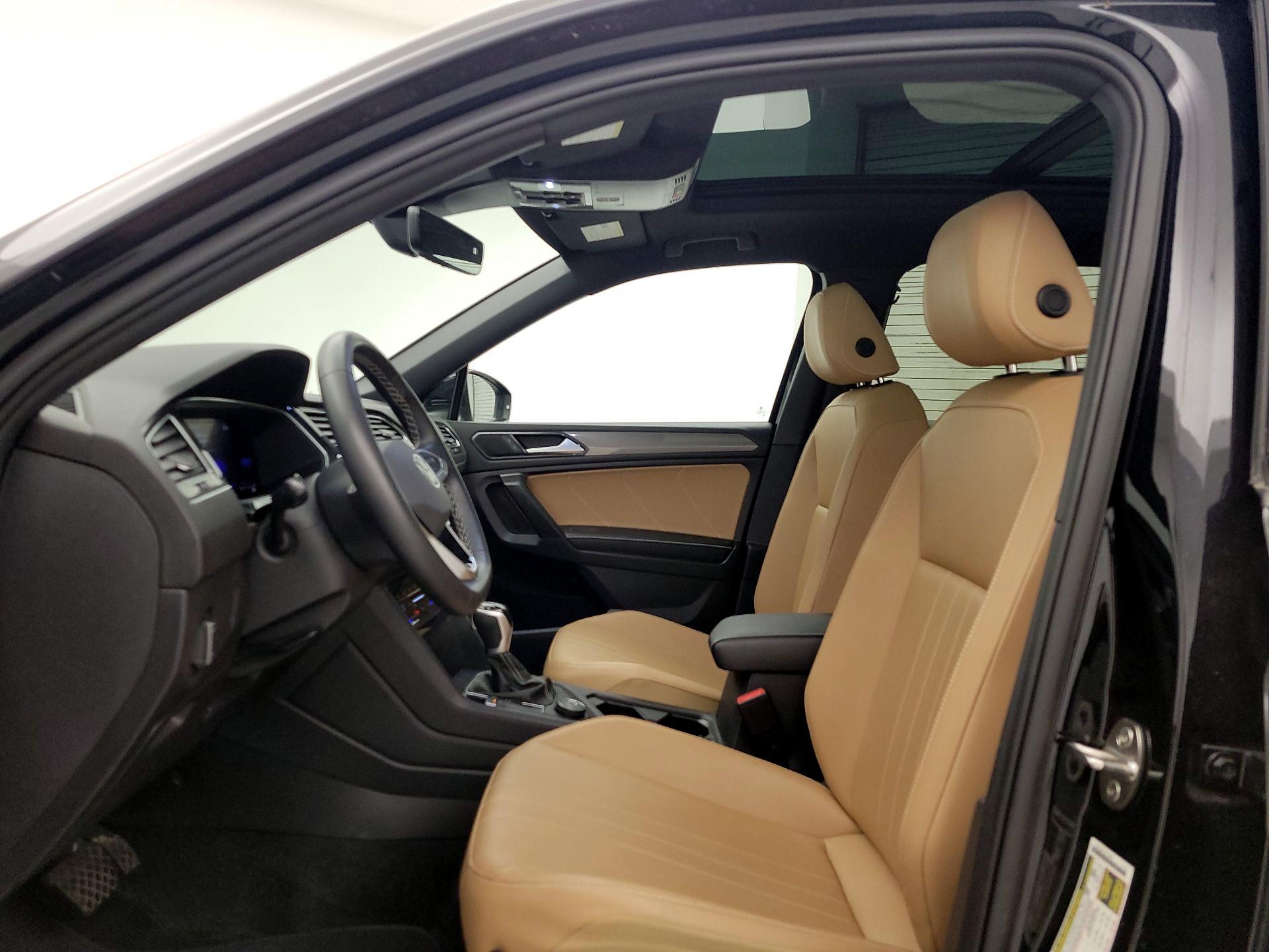 Thumbnail: 2022 Volkswagen Tiguan - 19