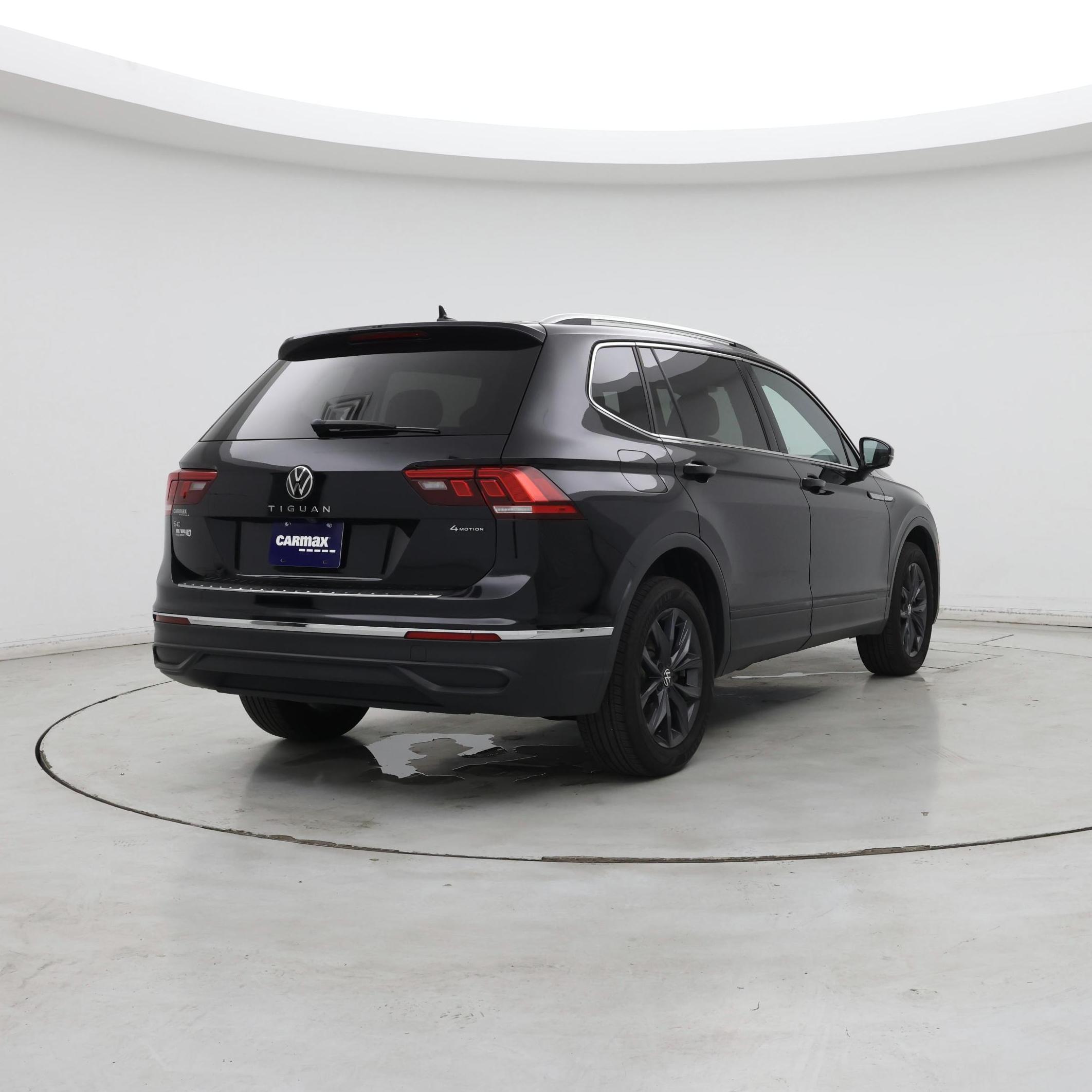 Thumbnail: 2022 Volkswagen Tiguan - 8