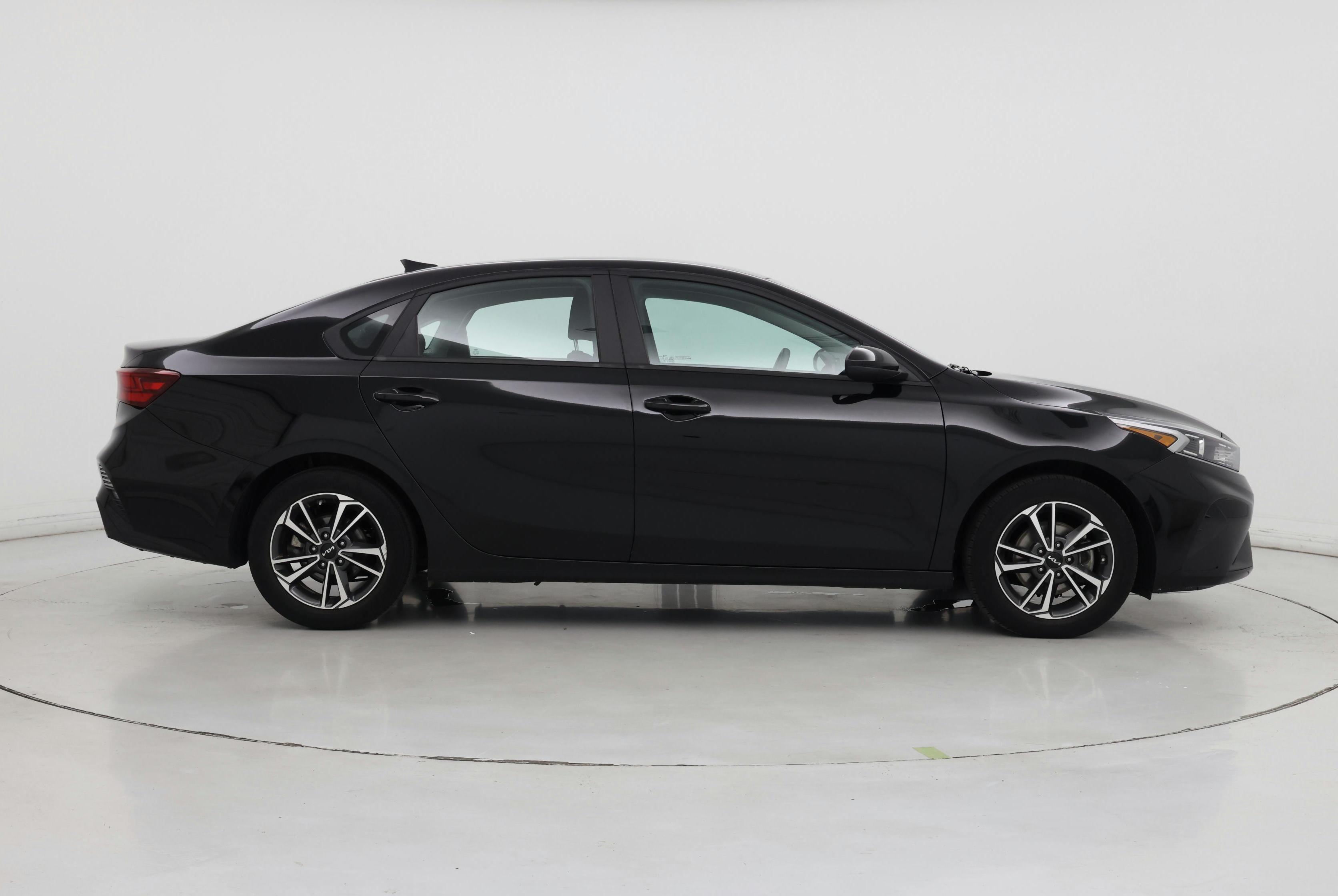 Thumbnail: 2022 Kia Forte - 7