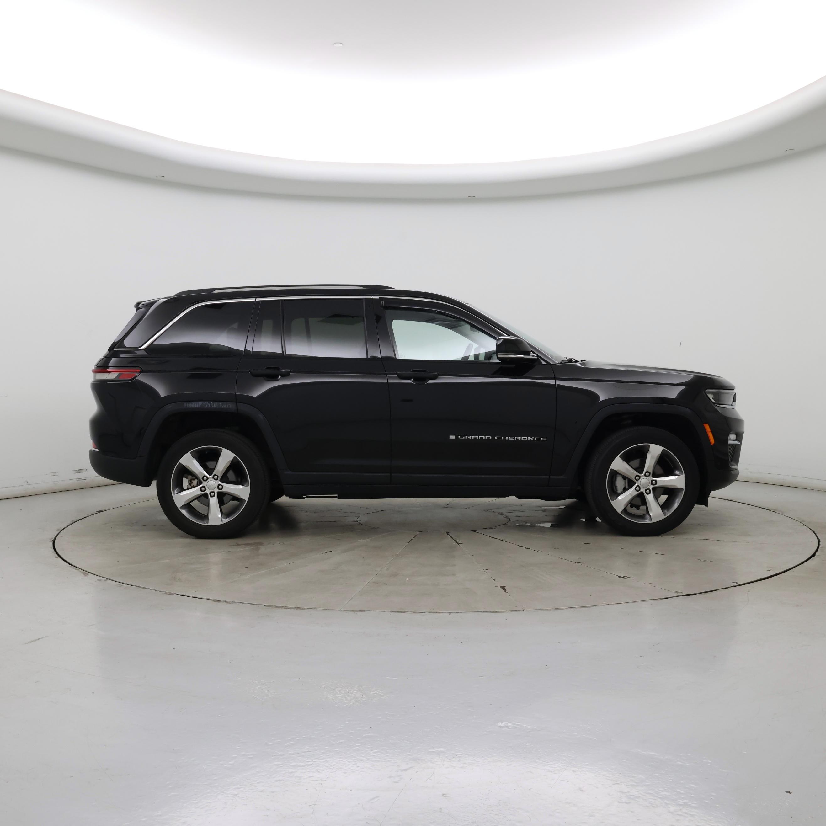 Thumbnail: 2022 Jeep Grand Cherokee - 7