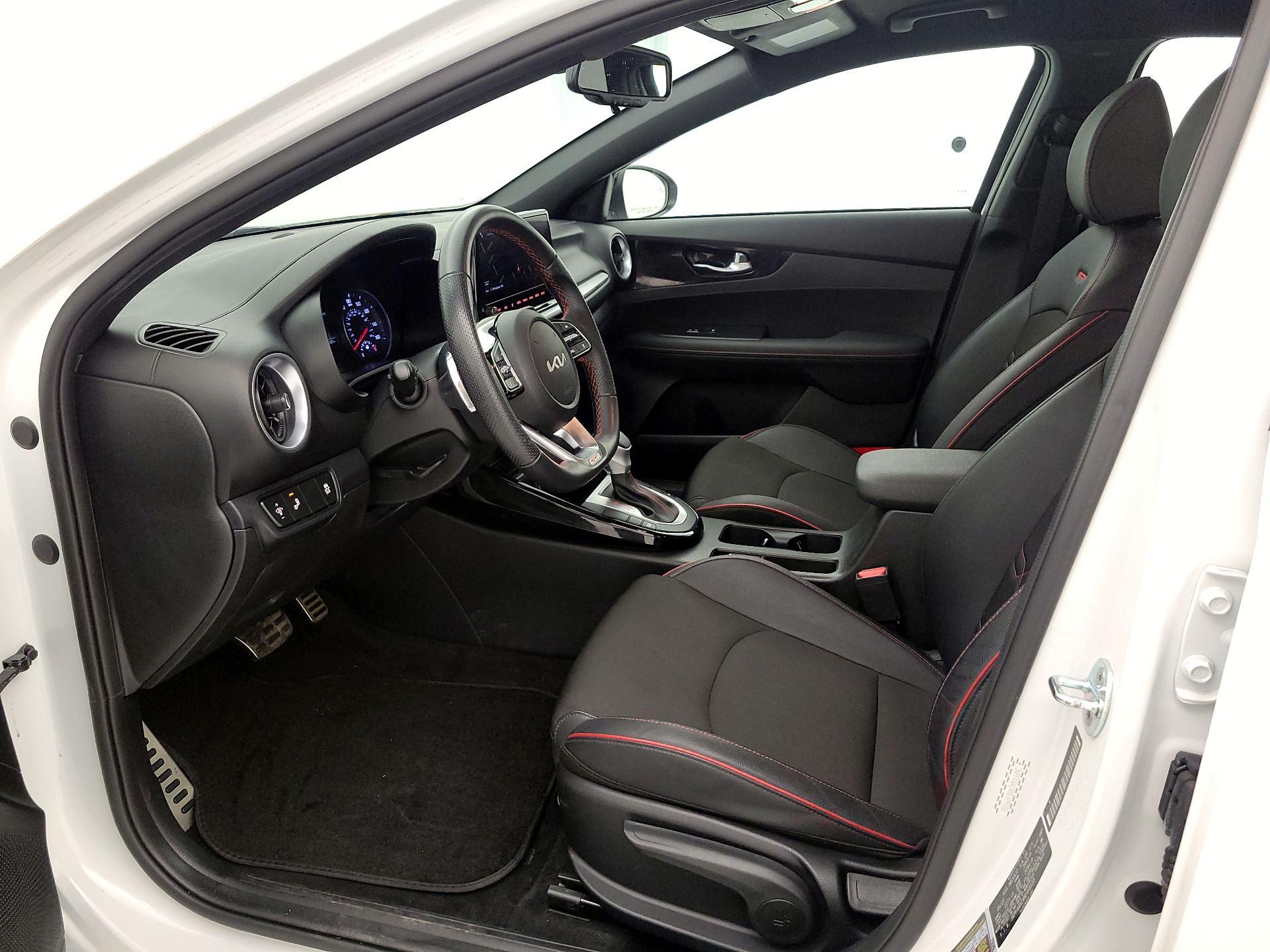 Thumbnail: 2022 Kia Forte - 11