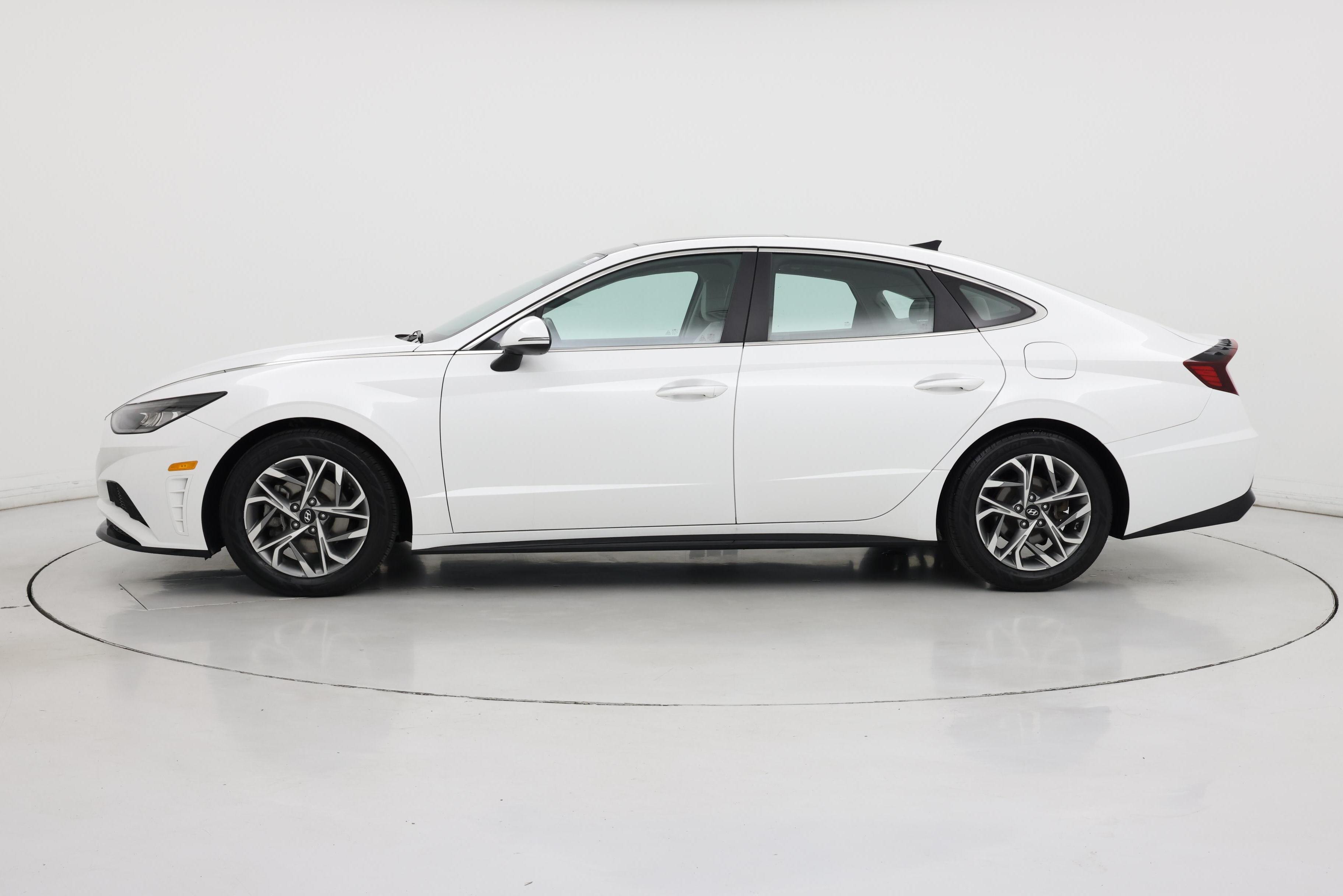 Thumbnail: 2022 Hyundai Sonata - 3