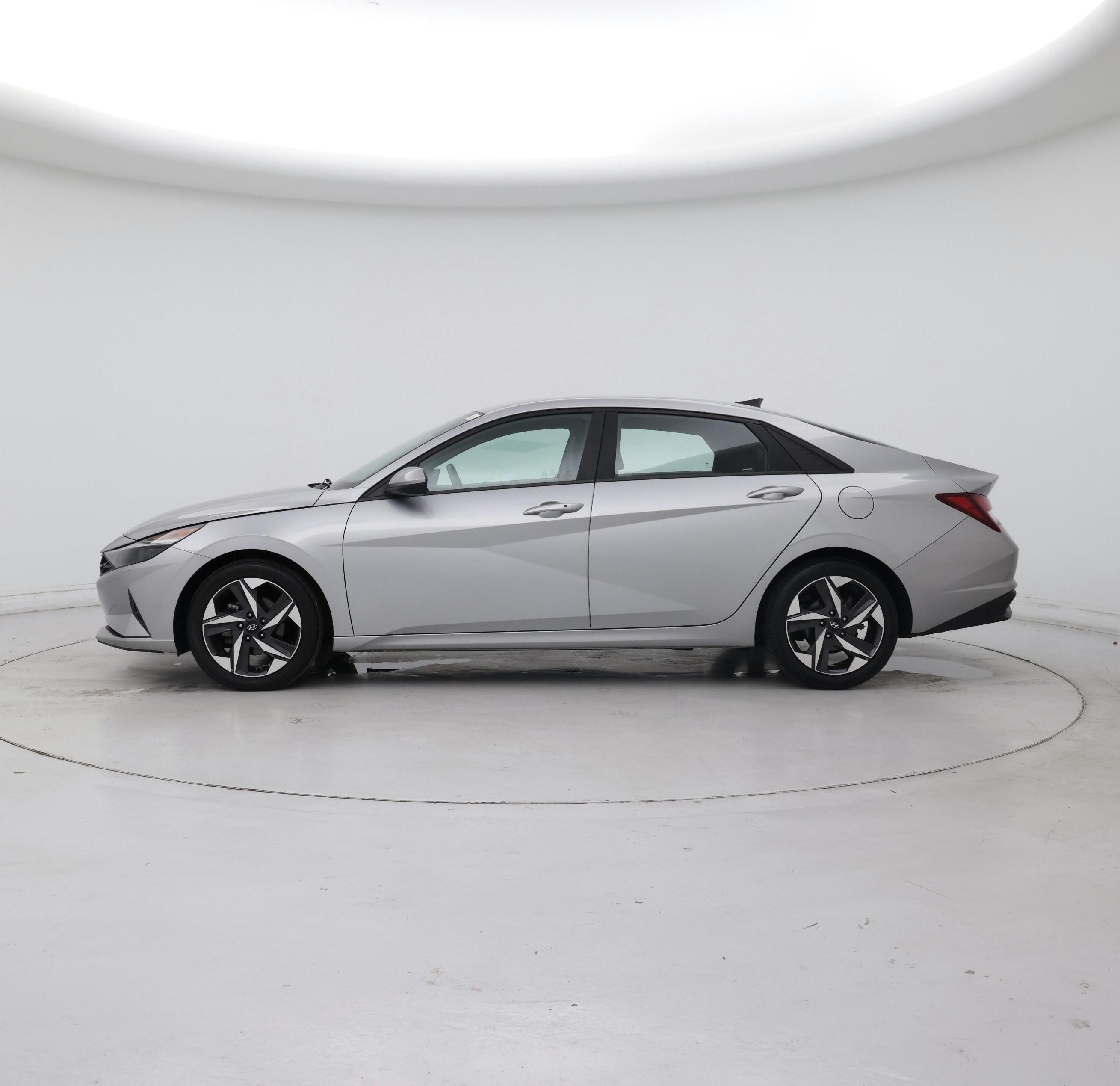 Thumbnail: 2023 Hyundai Elantra - 3