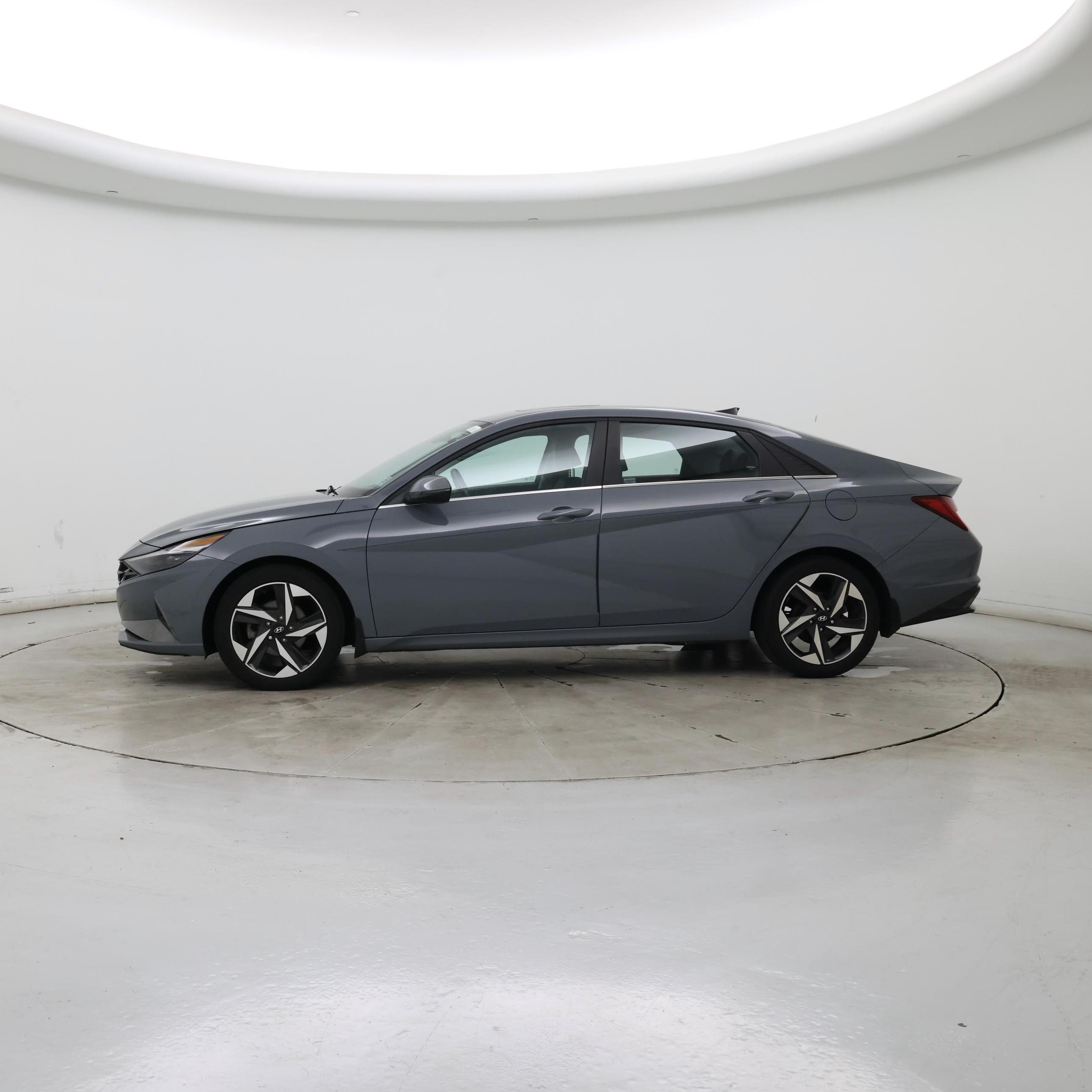 Thumbnail: 2022 Hyundai Elantra - 3