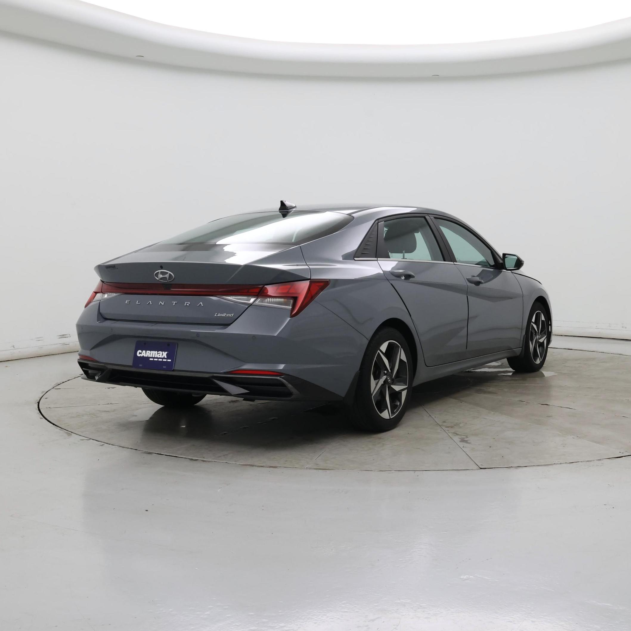 Thumbnail: 2022 Hyundai Elantra - 8