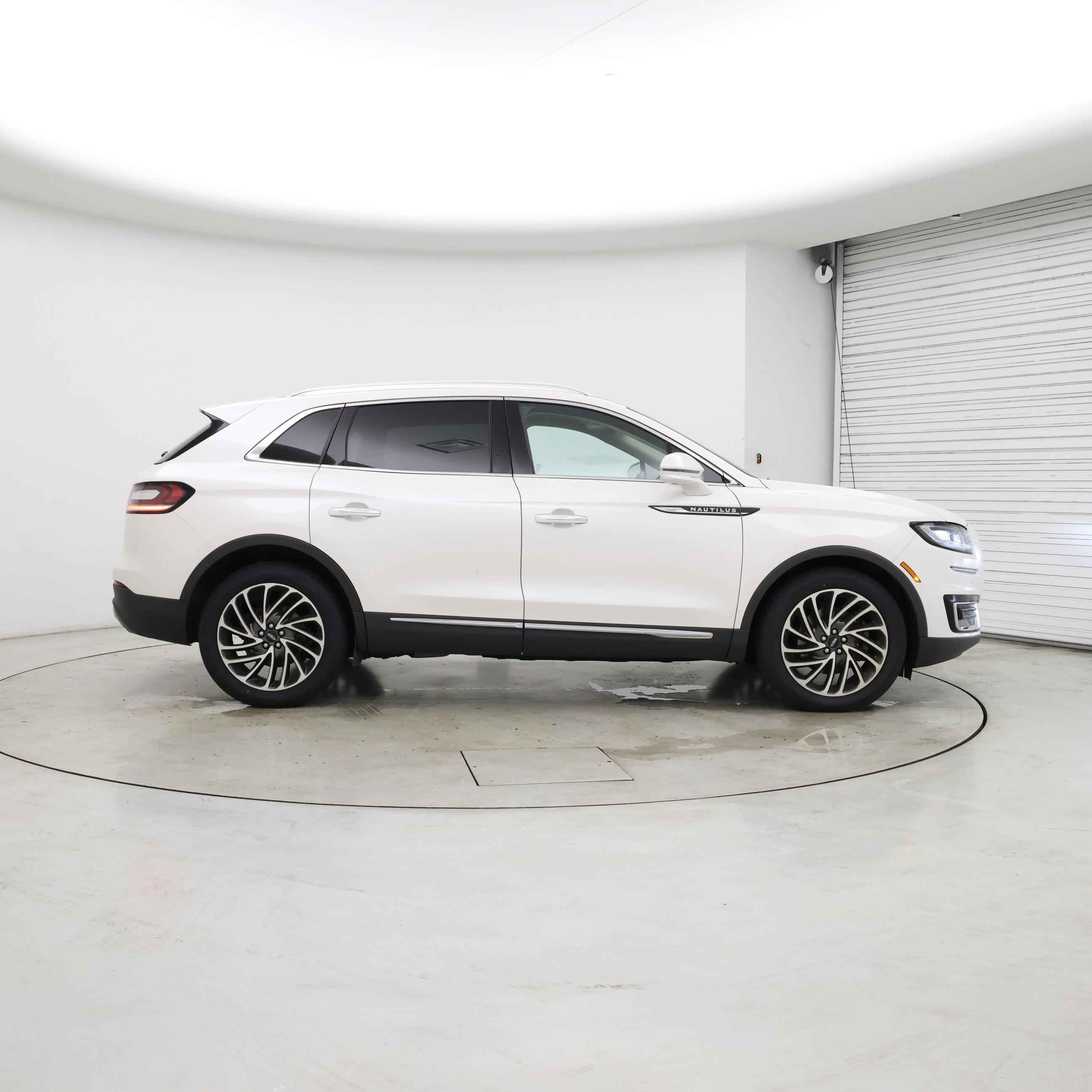 Thumbnail: 2019 Lincoln Nautilus - 7