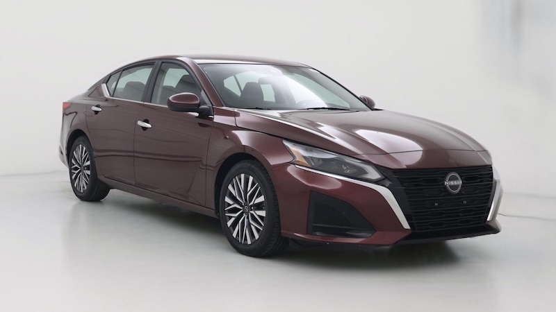 2023 Nissan Altima SV Hero Image