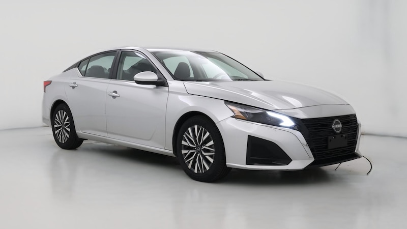 2023 Nissan Altima SV Hero Image