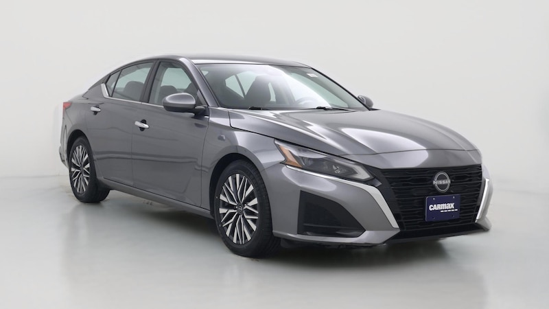 2023 Nissan Altima SV Hero Image