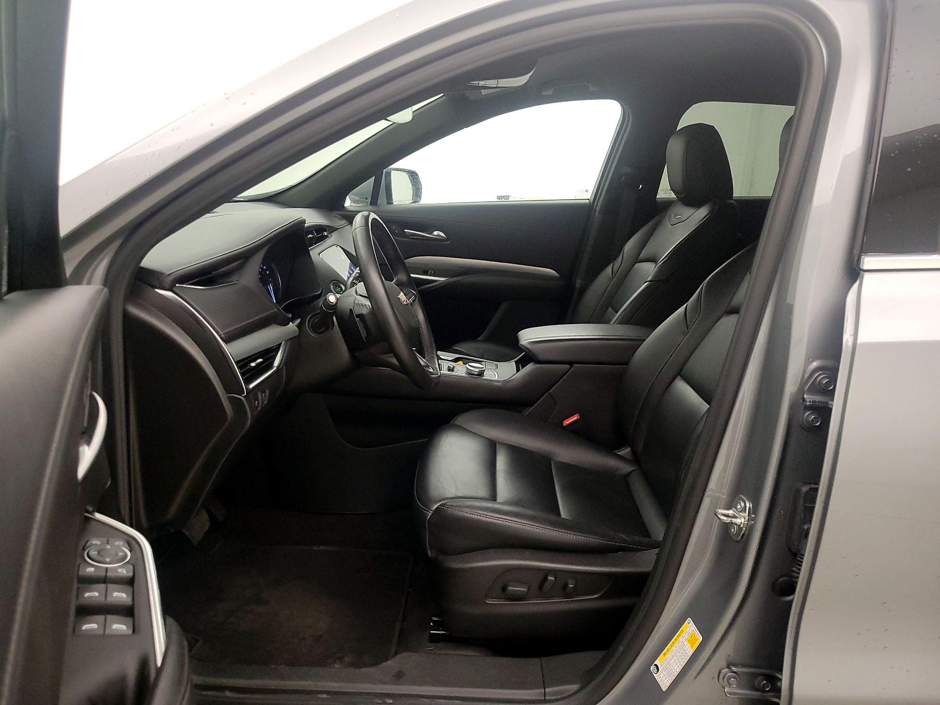 Thumbnail: 2023 Cadillac XT4 - 11