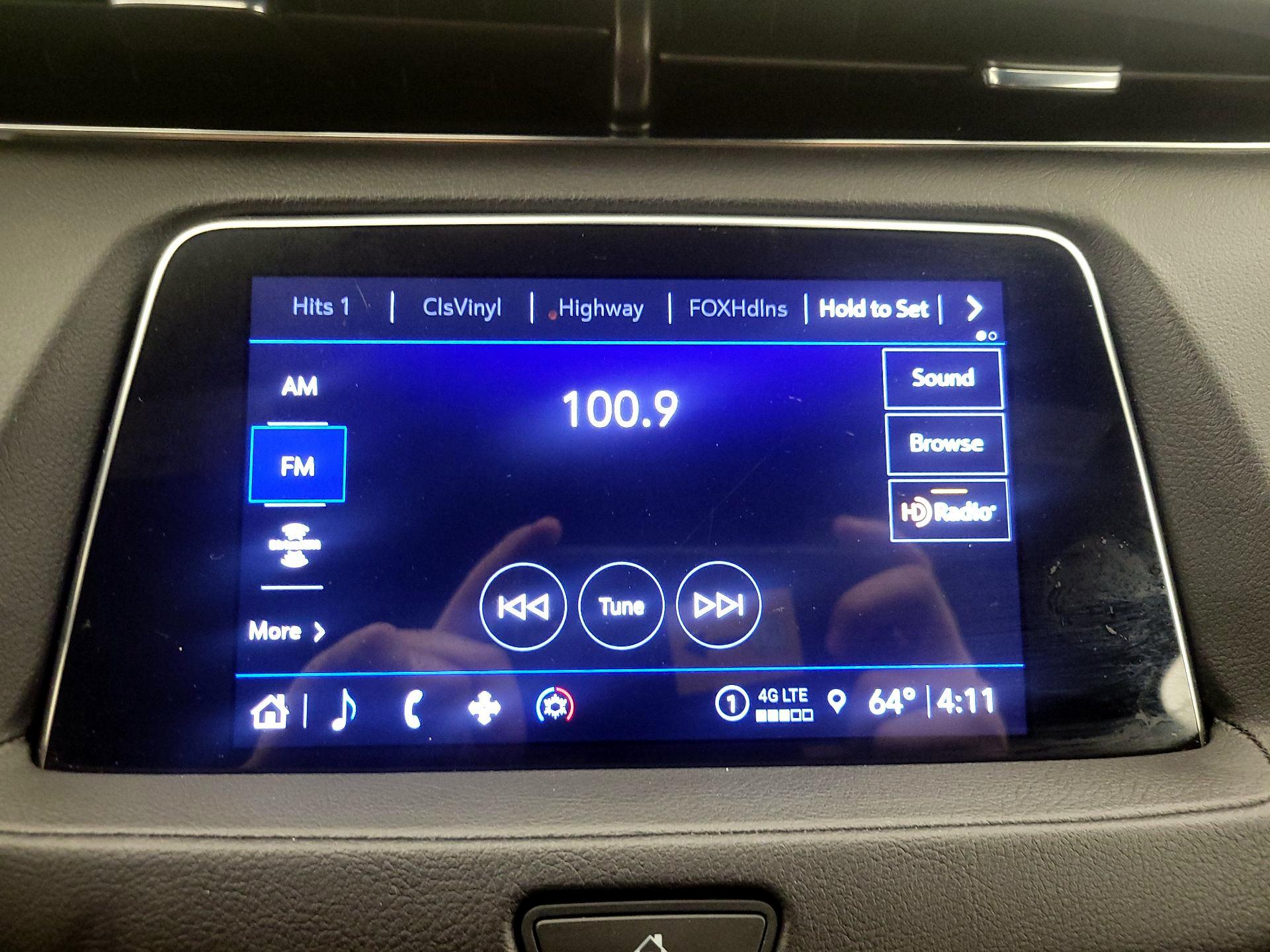 Thumbnail: 2023 Cadillac XT4 - 15