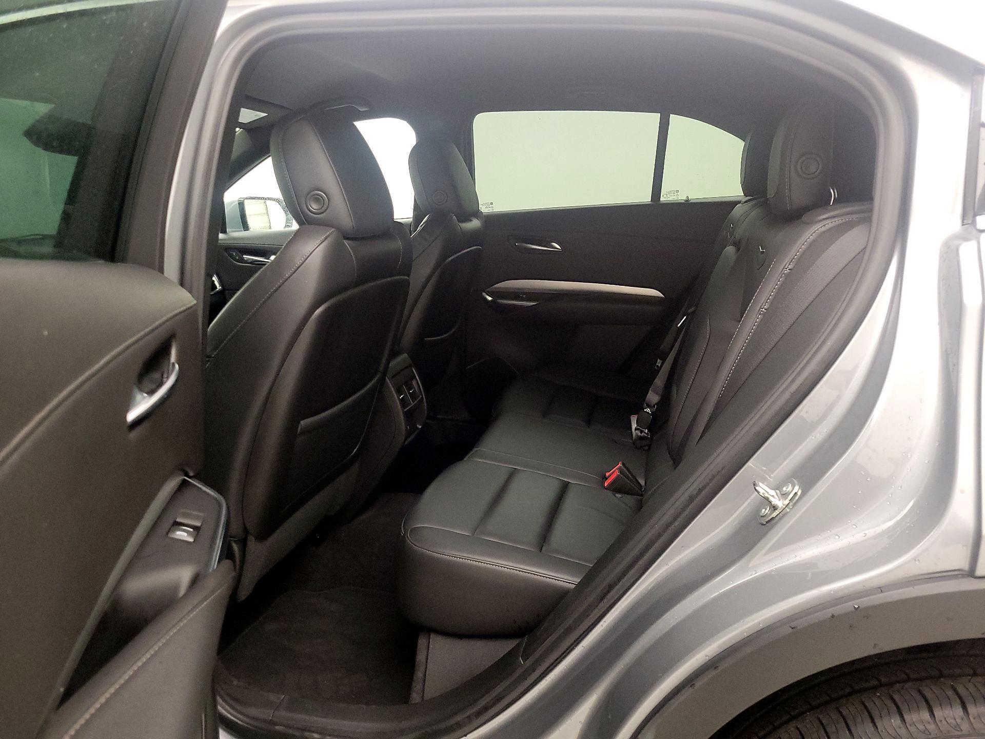 Thumbnail: 2023 Cadillac XT4 - 19