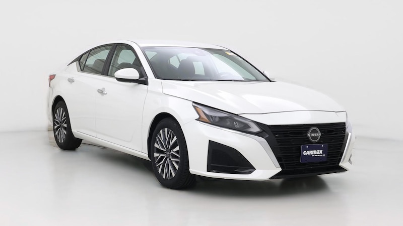 2023 Nissan Altima SV Hero Image