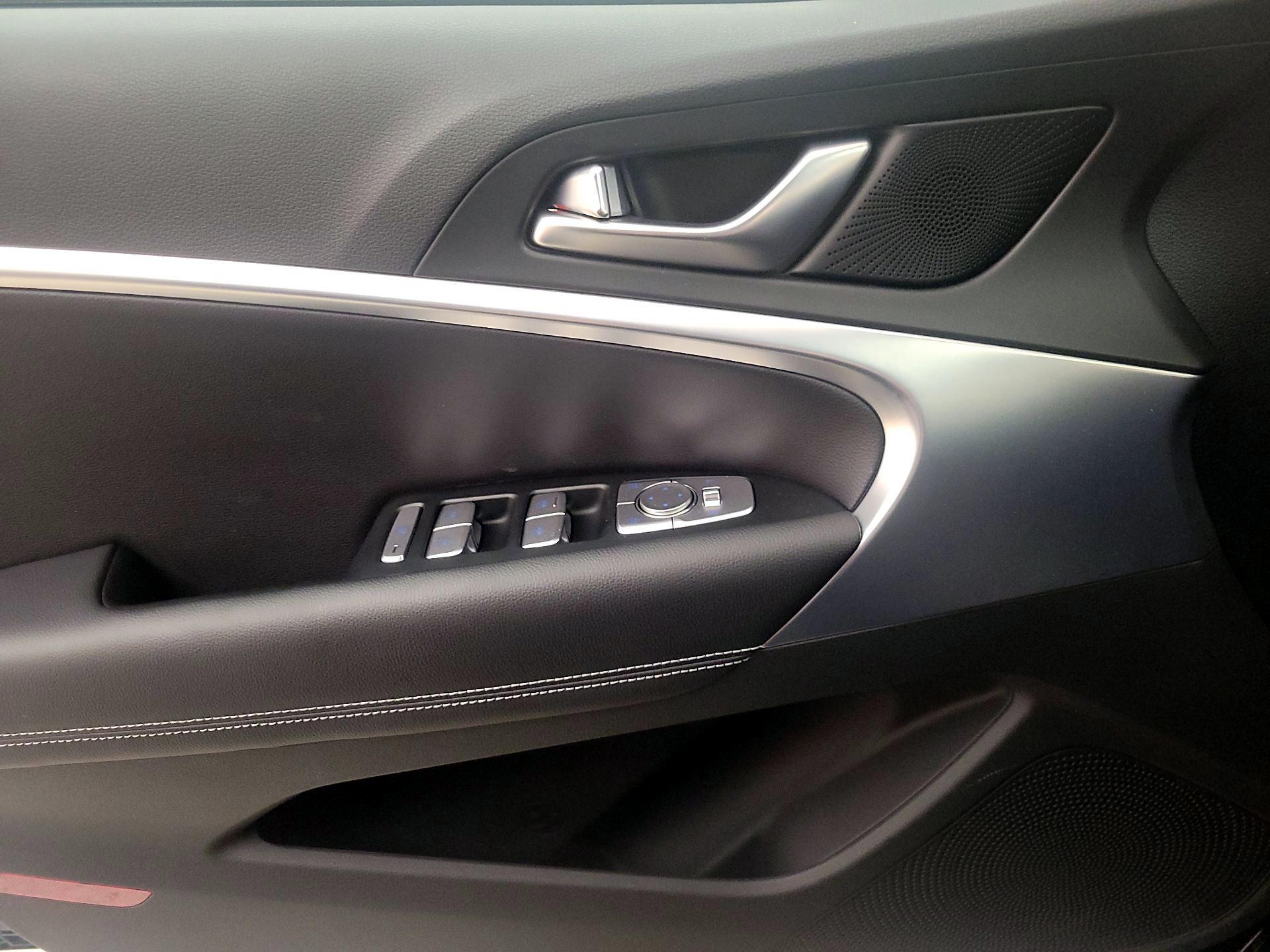 Thumbnail: 2024 Genesis G70 - 12