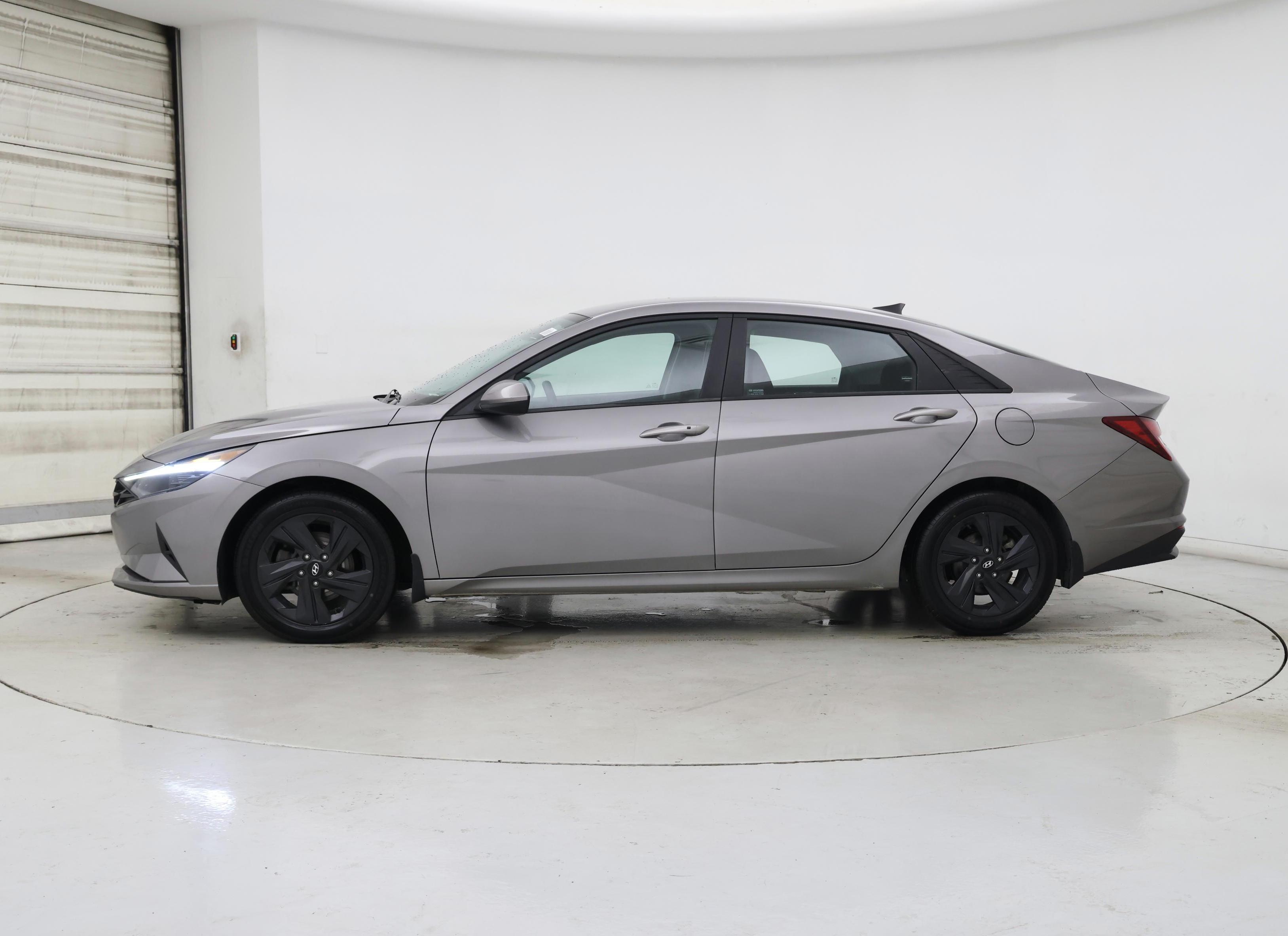 Thumbnail: 2023 Hyundai Elantra - 3