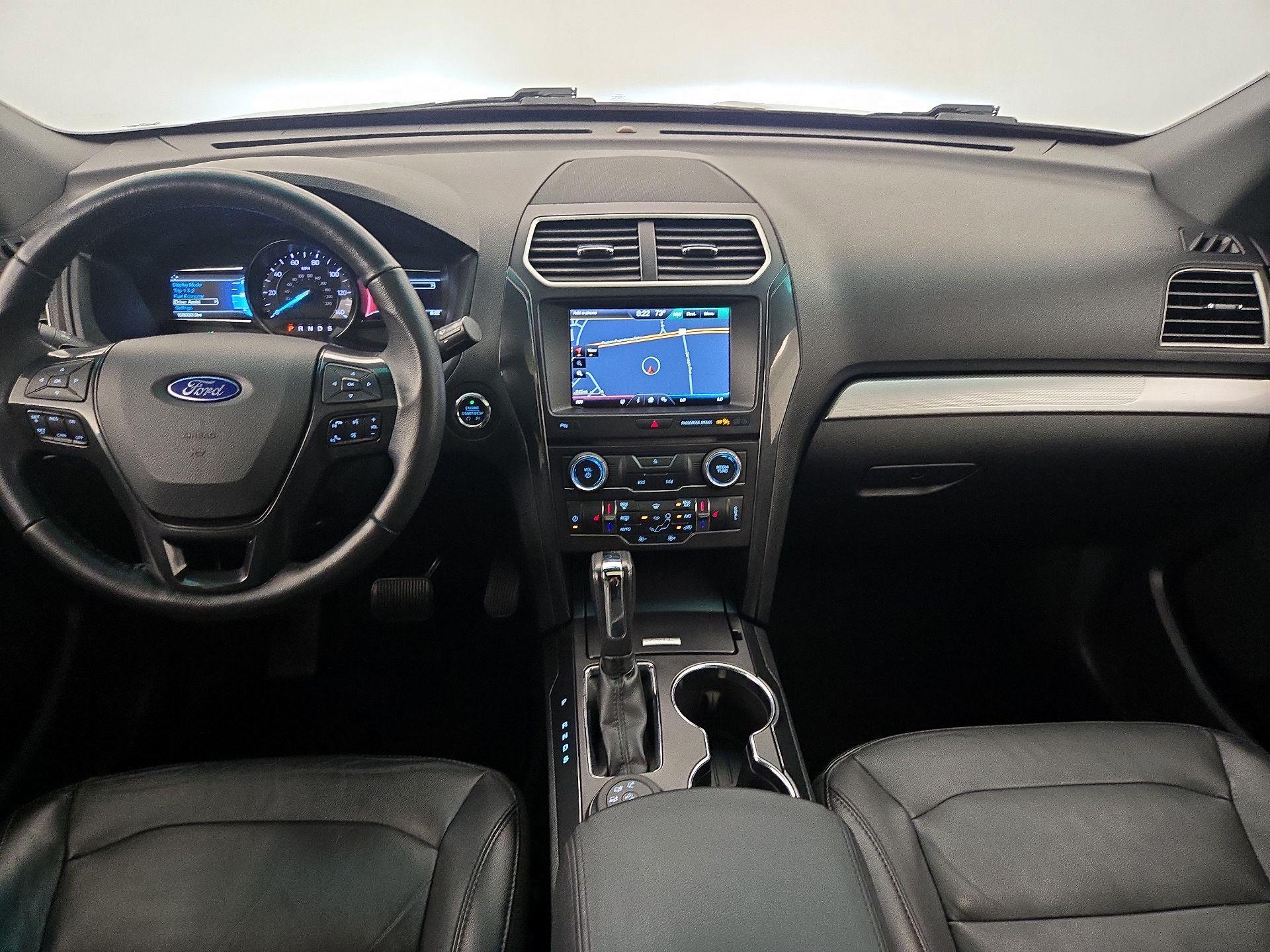 Thumbnail: 2016 Ford Explorer - 9