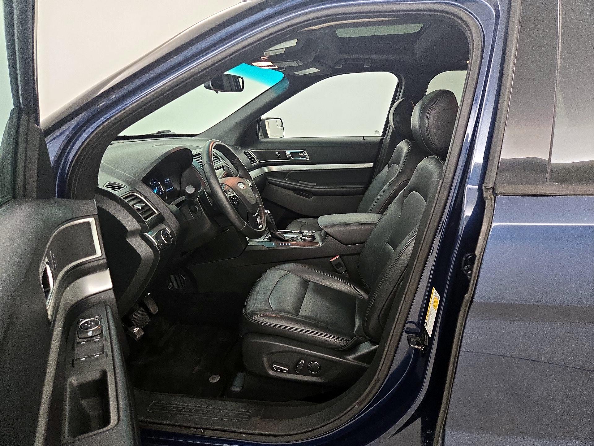 Thumbnail: 2016 Ford Explorer - 11