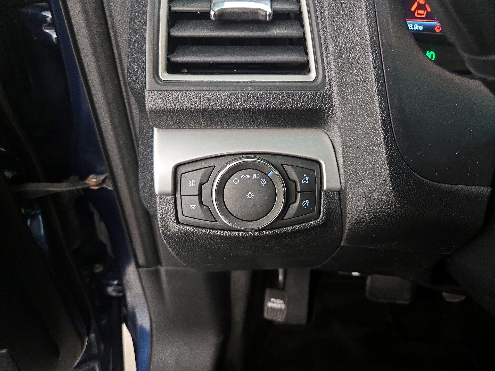Thumbnail: 2016 Ford Explorer - 13