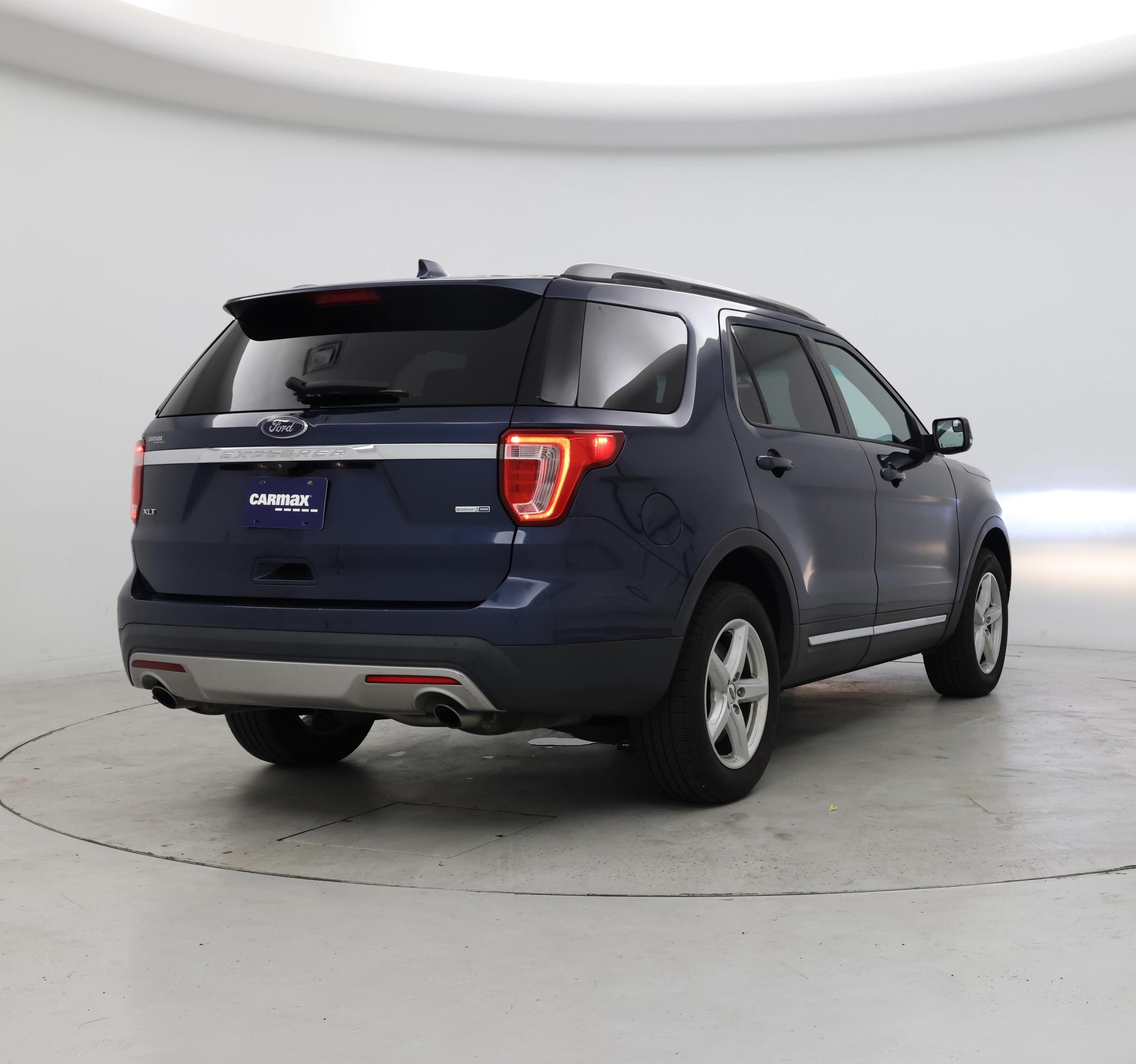 Thumbnail: 2016 Ford Explorer - 8