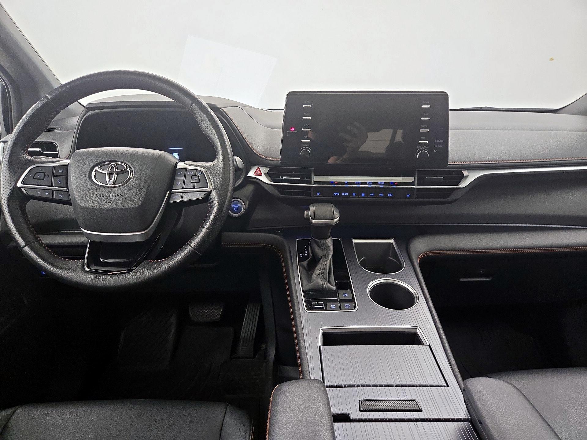 Thumbnail: 2021 Toyota Sienna - 9