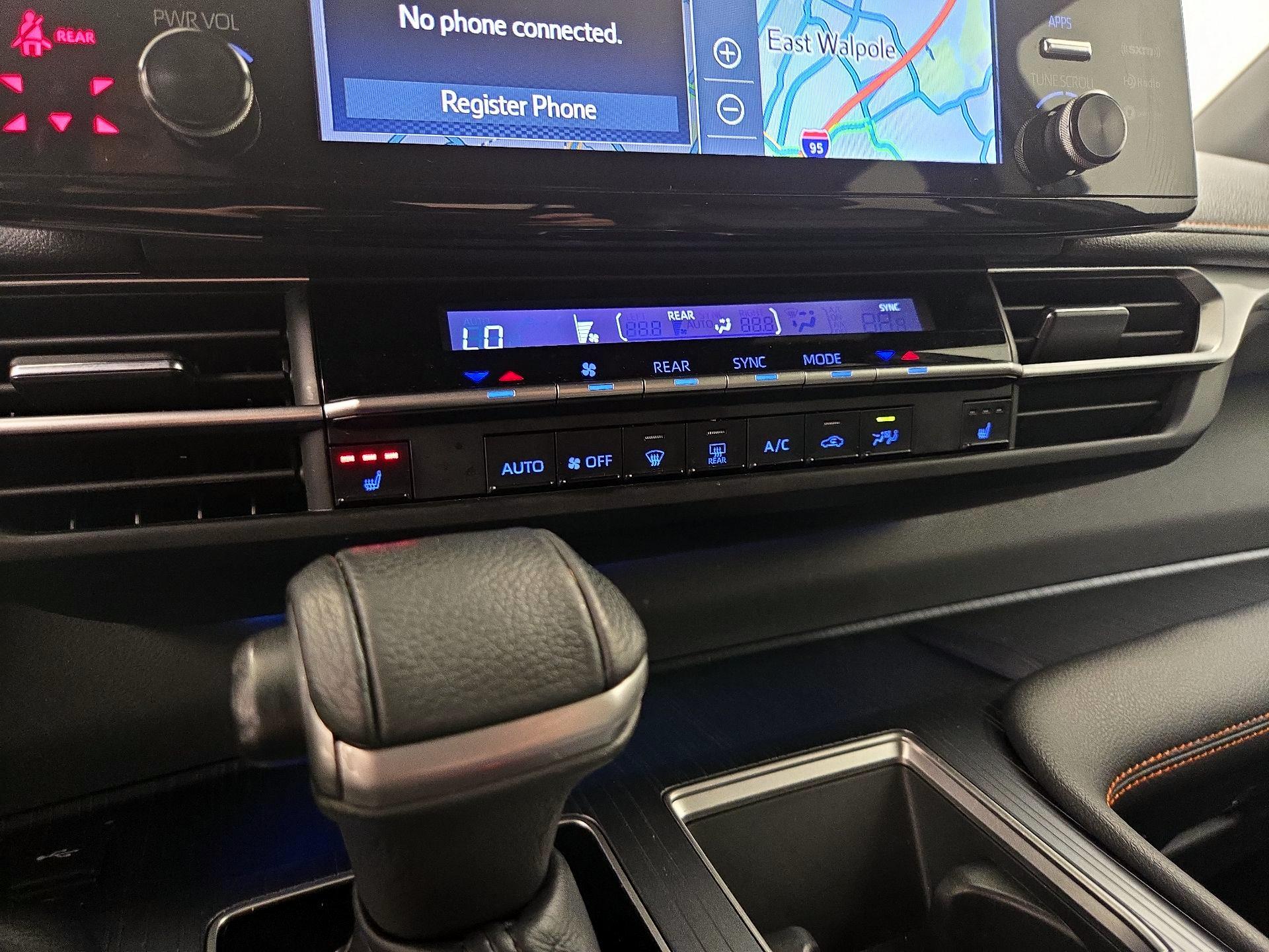 Thumbnail: 2021 Toyota Sienna - 17