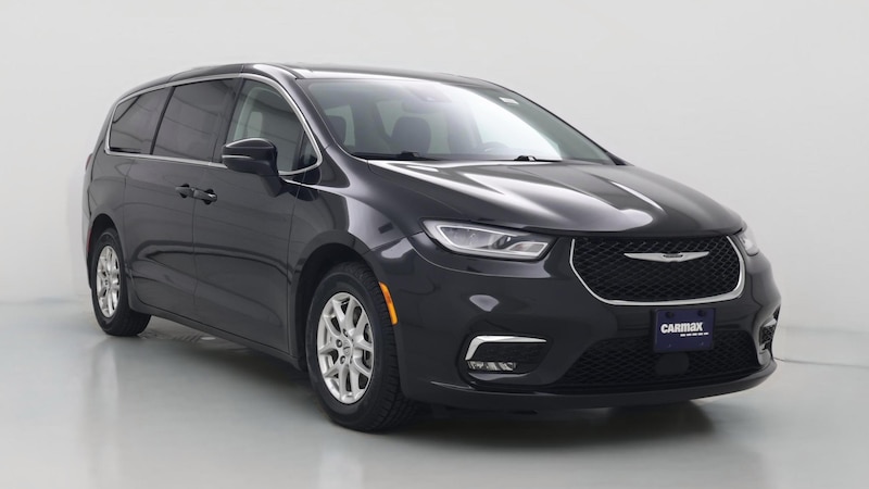 2023 Chrysler Pacifica Touring L Hero Image