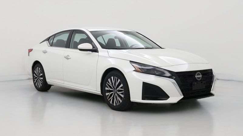 2023 Nissan Altima SV Hero Image