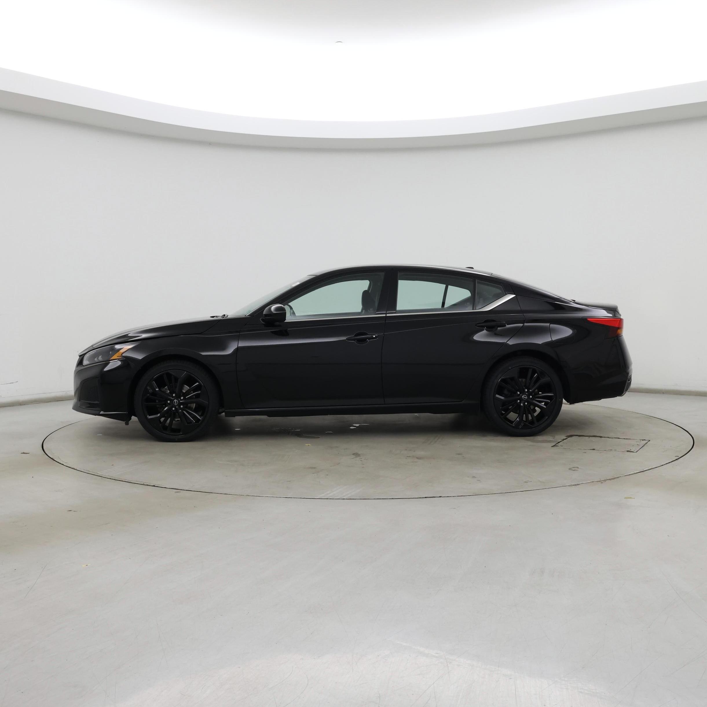 Thumbnail: 2023 Nissan Altima - 3