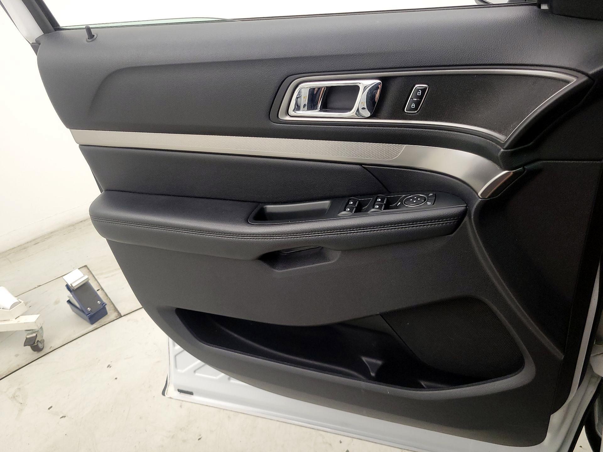 Thumbnail: 2019 Ford Explorer - 12